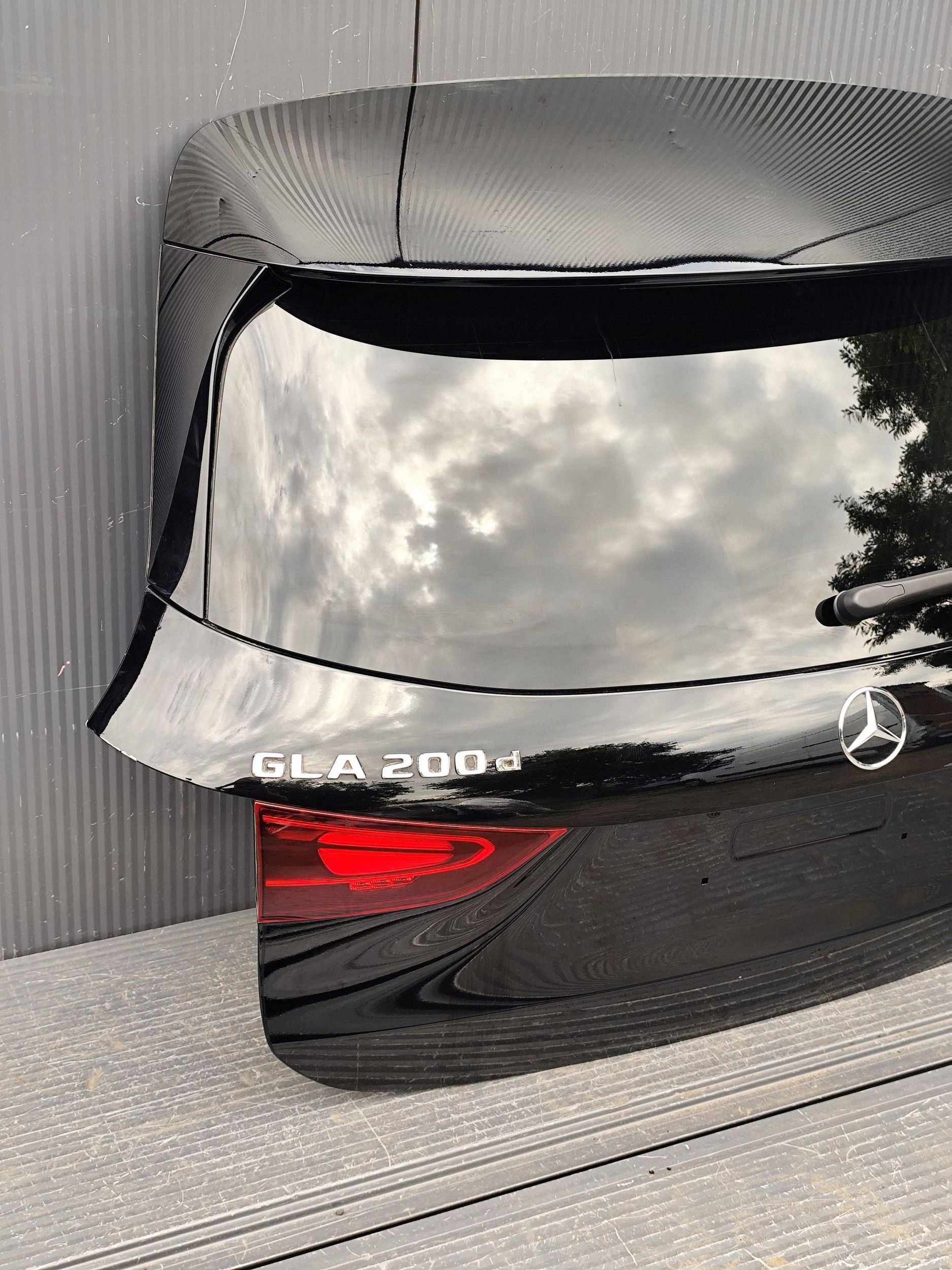 MERCEDES GLA 247 boot doors complete DEMONTAZ