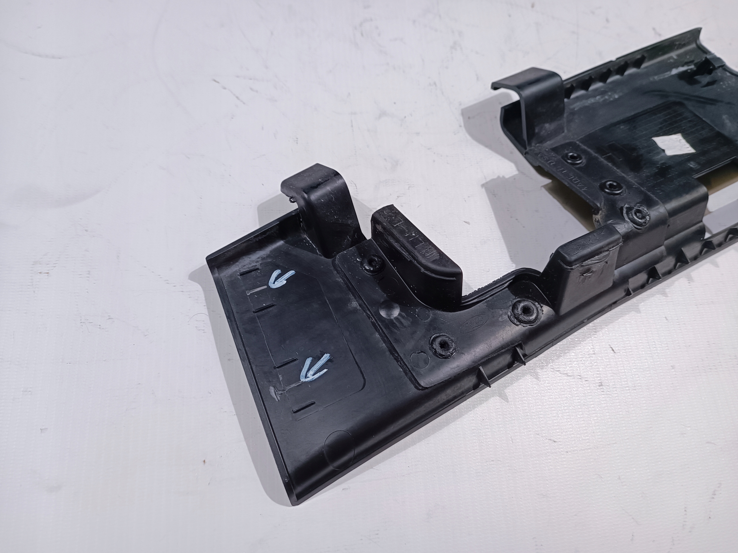 Blende Abdeckung Scharnier Tür links heck Ford F150 2015