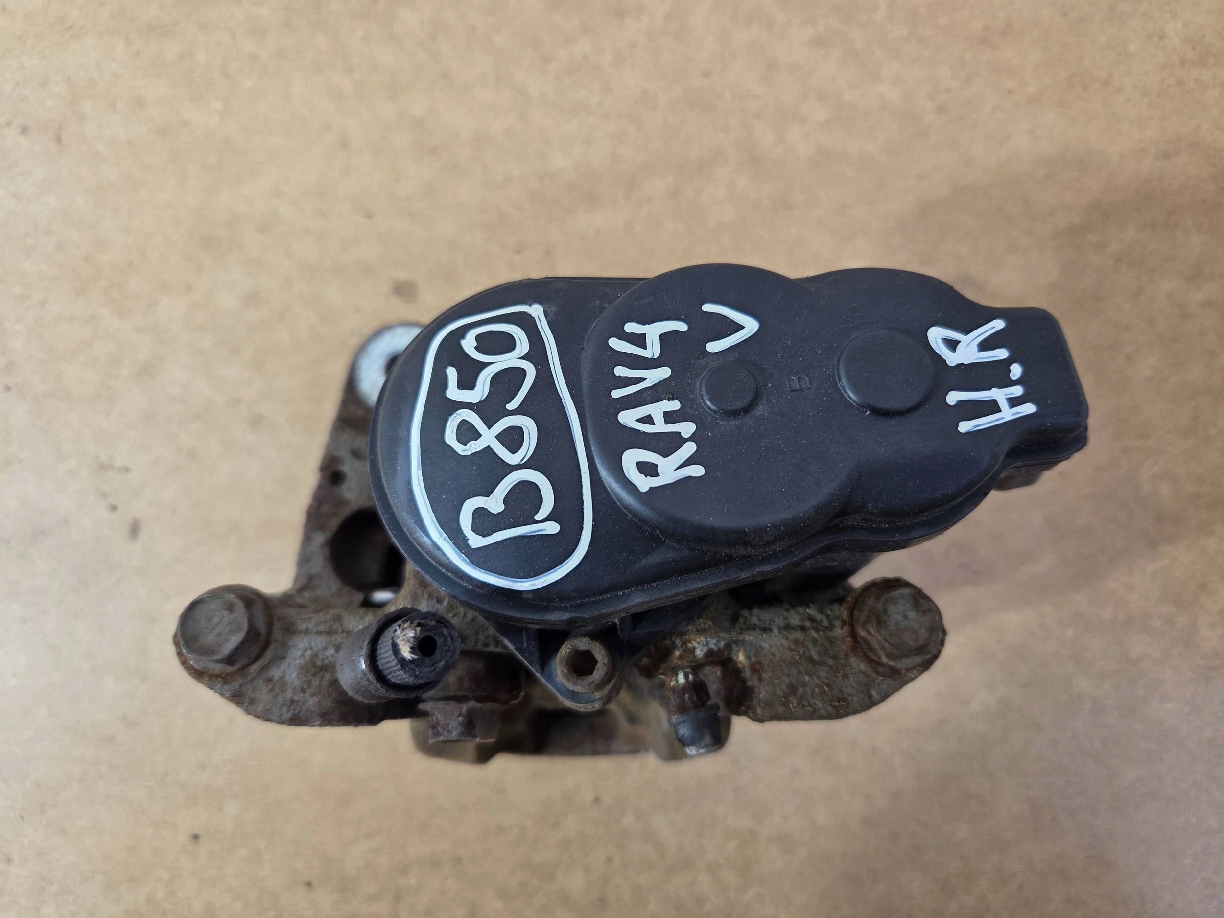 Toyota RAV 4 XA50 caliper brake rear right (B850)