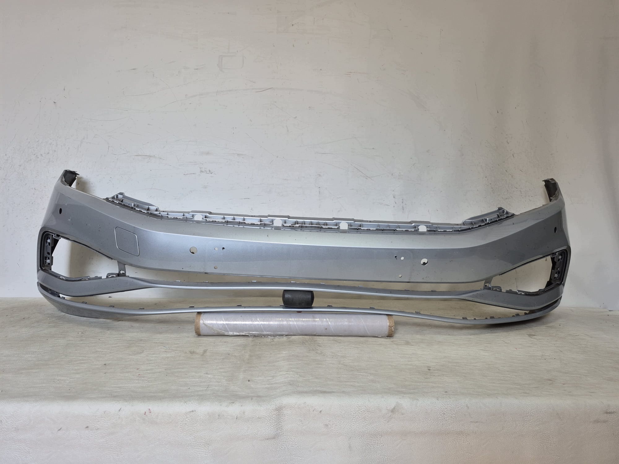 VW PASSAT B8 LIFT 19-23 nárazník predok predný PDC