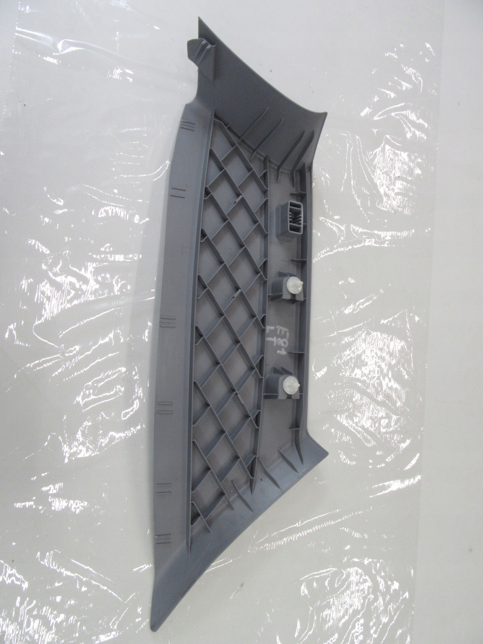 cover slupka B left front BMW e81