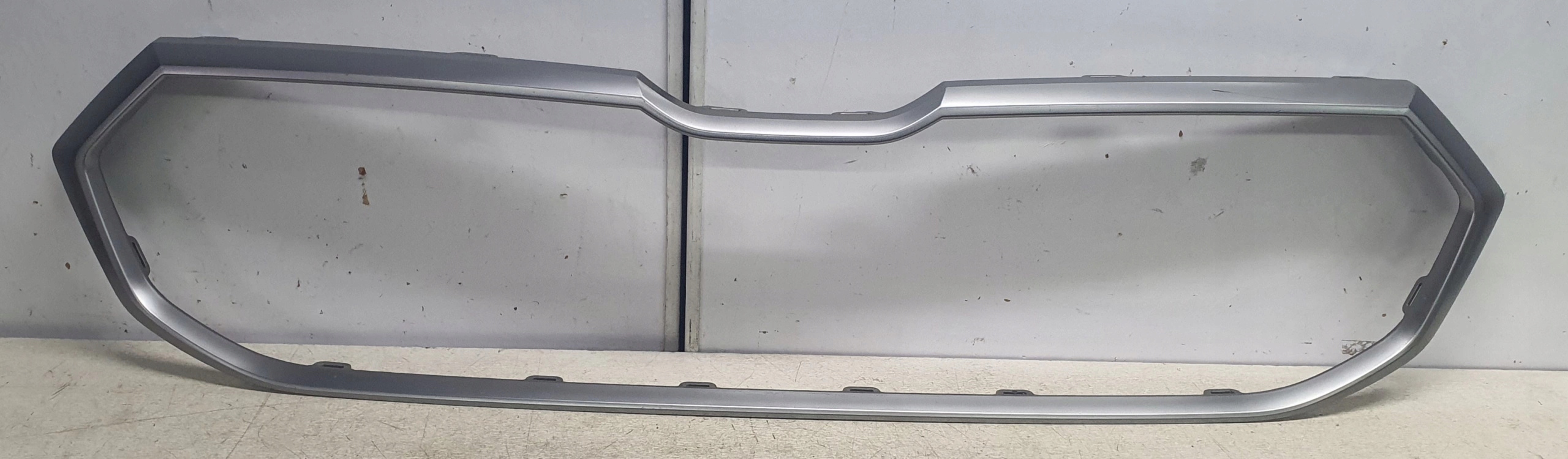 grill grille radiator front SKODA SUPERB III LIFT satyna