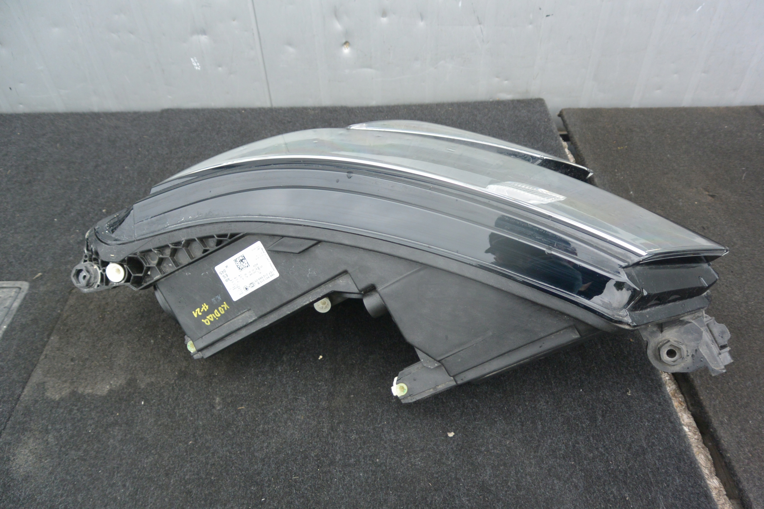 SKODA KODIAQ REFLEKTOR light front left front original ZWYKLA H7 2016