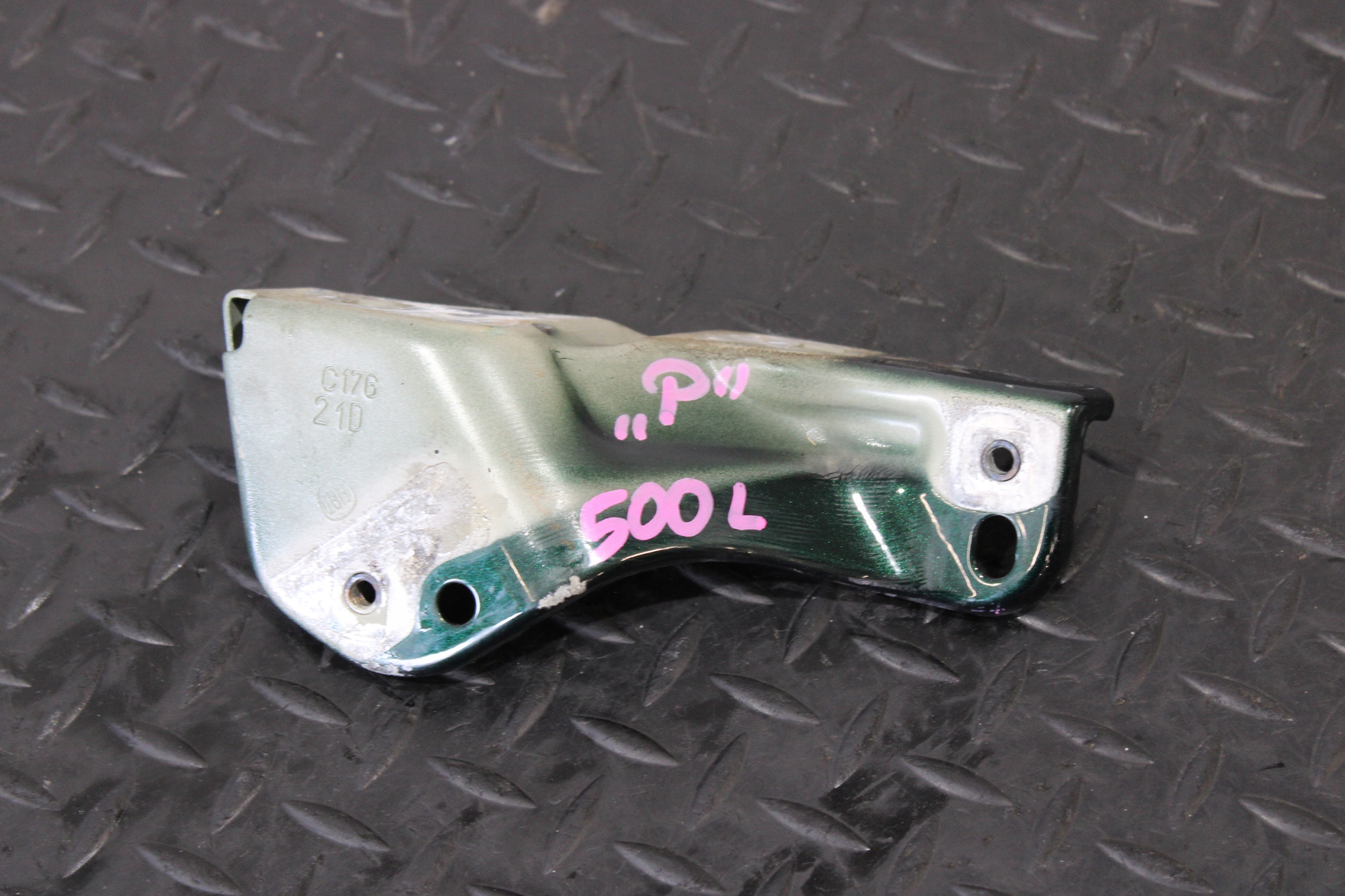Console Support plaque Aile Droite Avant FIAT 500L CROSS LIFT