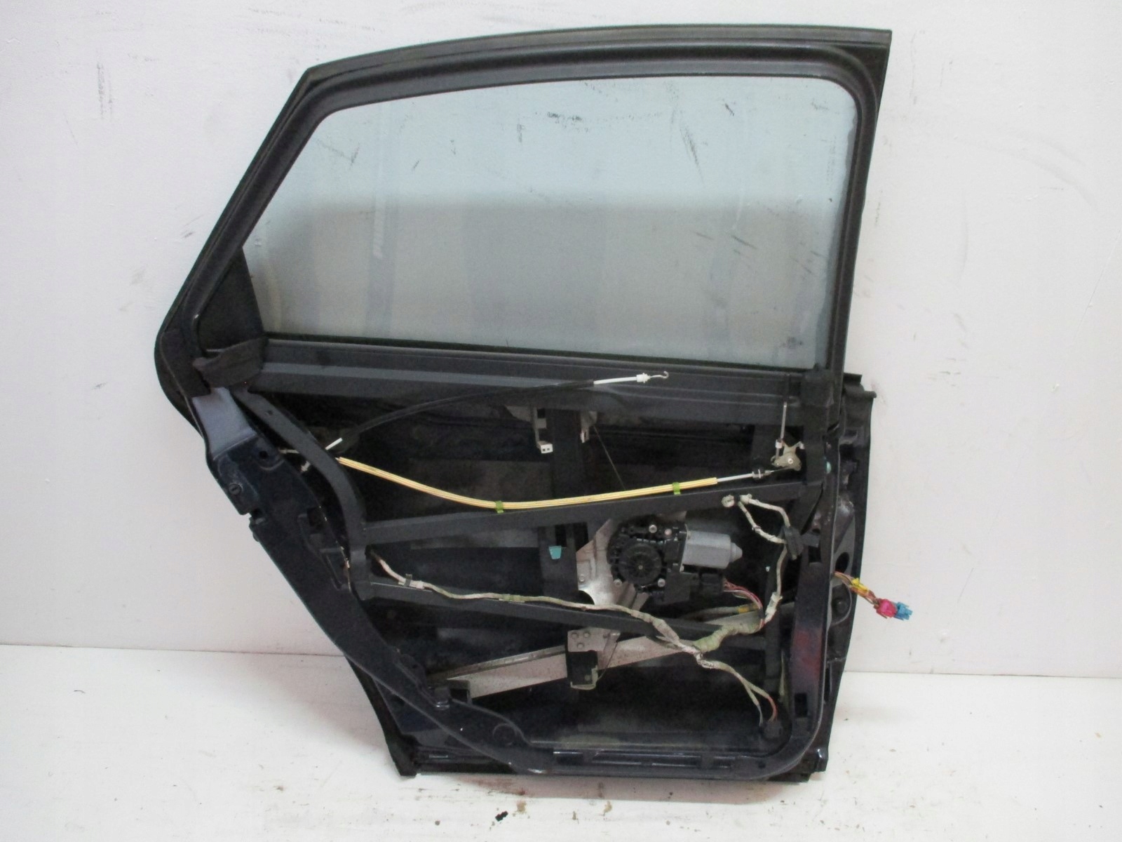 door left rear. AUDI A6 4B0 sedan