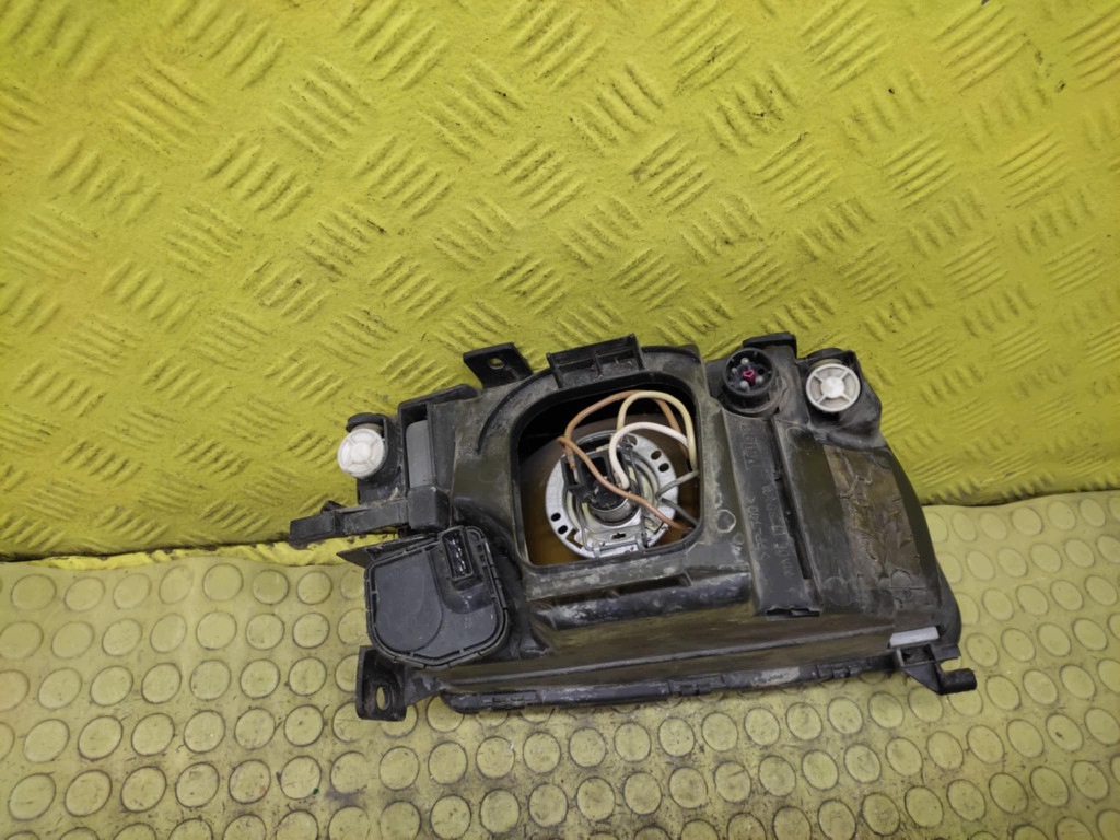 AUDI A4 B5 REFLEKTOR Licht links vorne
