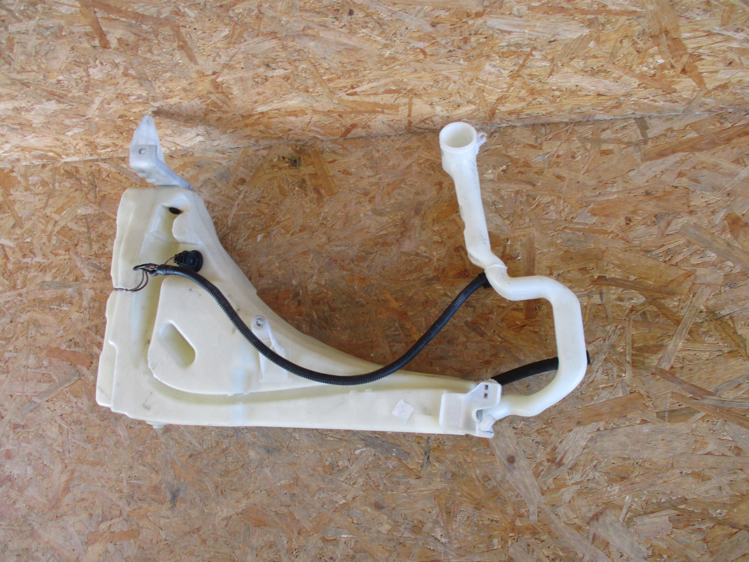 washer fluid tank PORSCHE CAYENNE TOUAREG