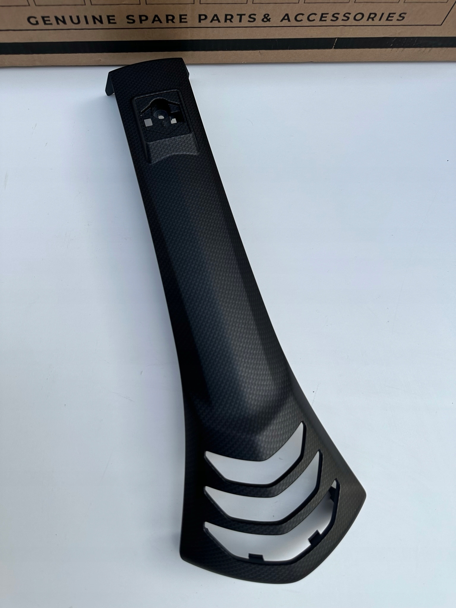 Vespa Gts kryt klaksónu kravata 2023+ hydrografika Carbon nový Oe