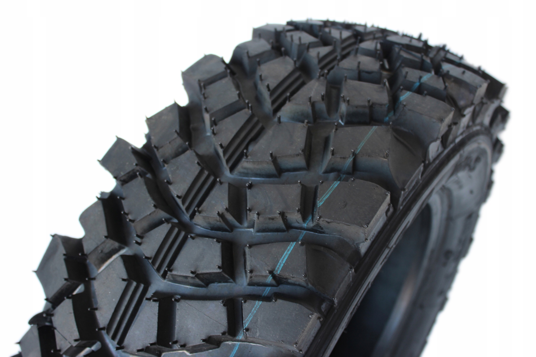 4x 225/70R15 OPONY TERENOWE CAŁOROCZNE 4x4 SUV Marka Bargum