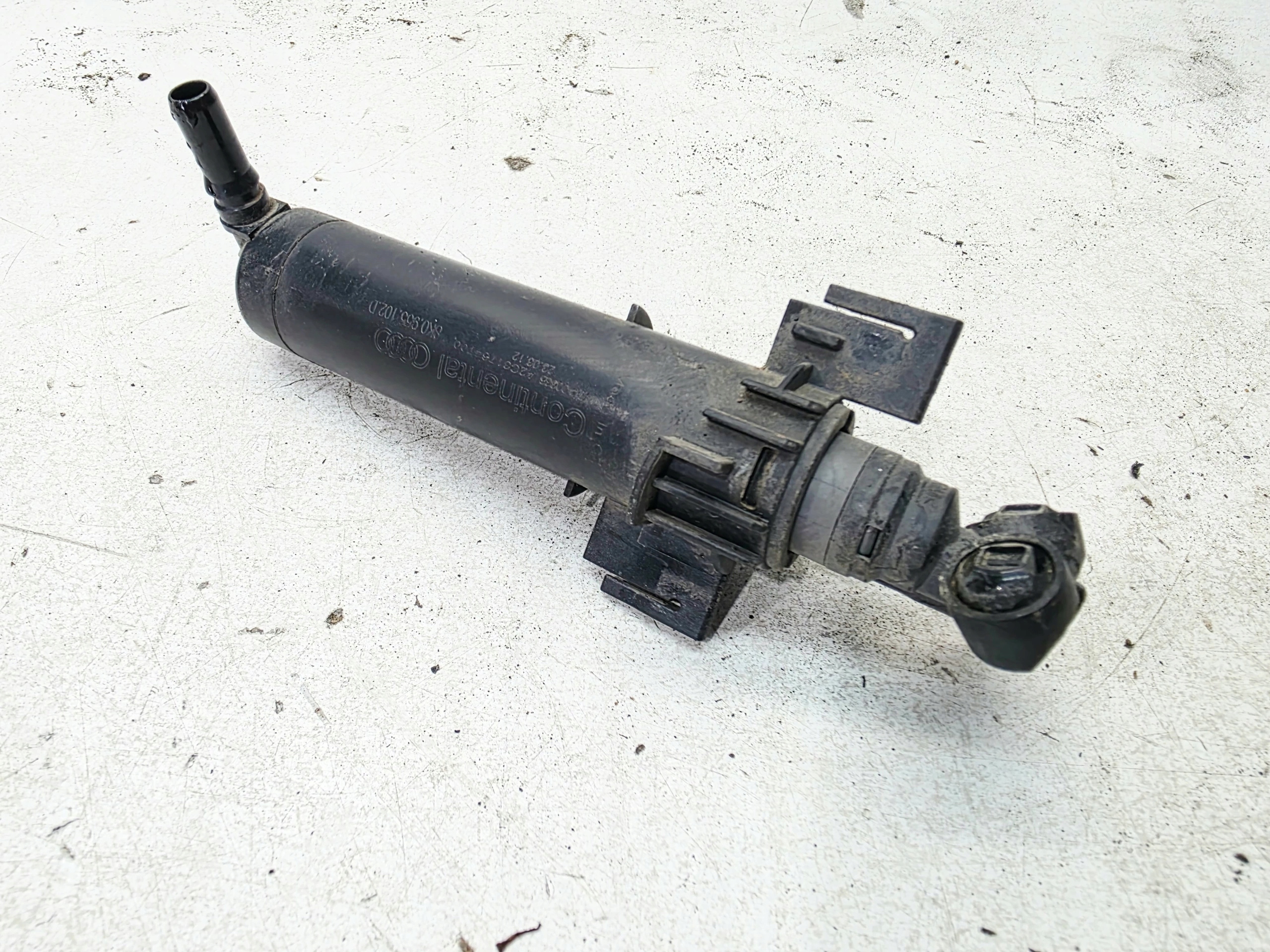 washer REFLEKTORA right AUDI A4 B8 LIFT 8K0955102D