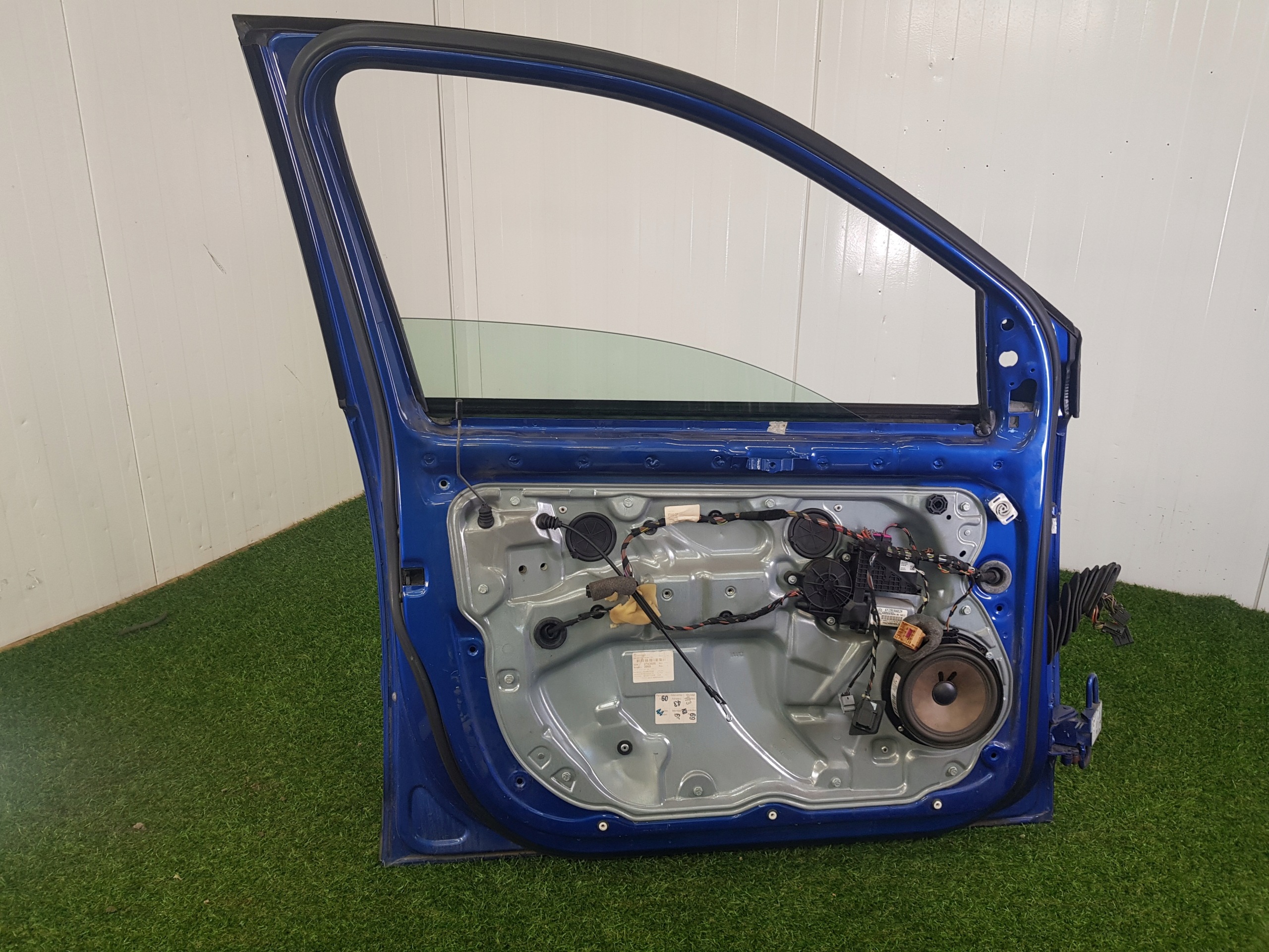 dveře levý předek VOLKSWAGEN POLO 4 CROSS
