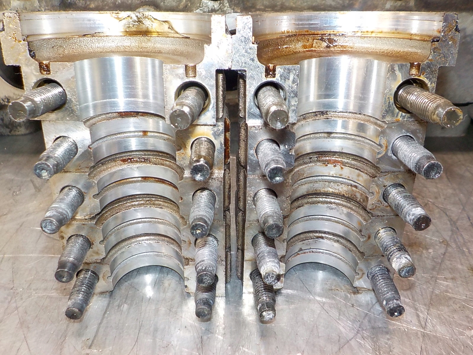 FORD FOCUS II MK2 1.6 16V SHDA HWDA TESTATA Motore 7S7G-6090-CB