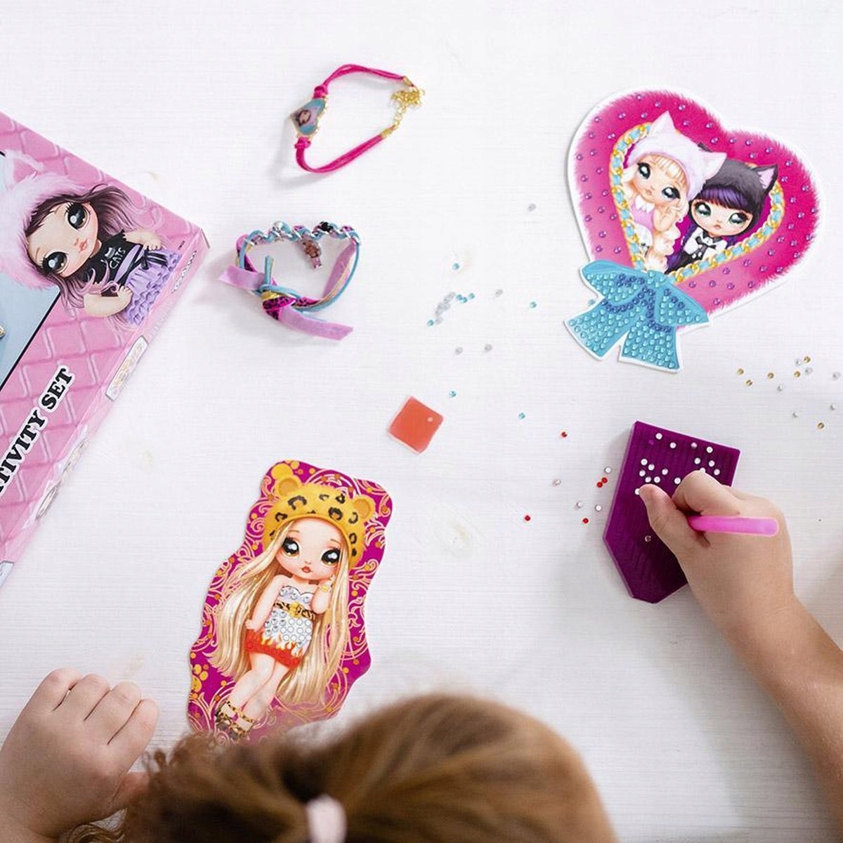 Totum NaNaNa Surprise zestaw kreatywny do robienia bransoletek + haft diame Bohater Na! Na! Na! Surprise