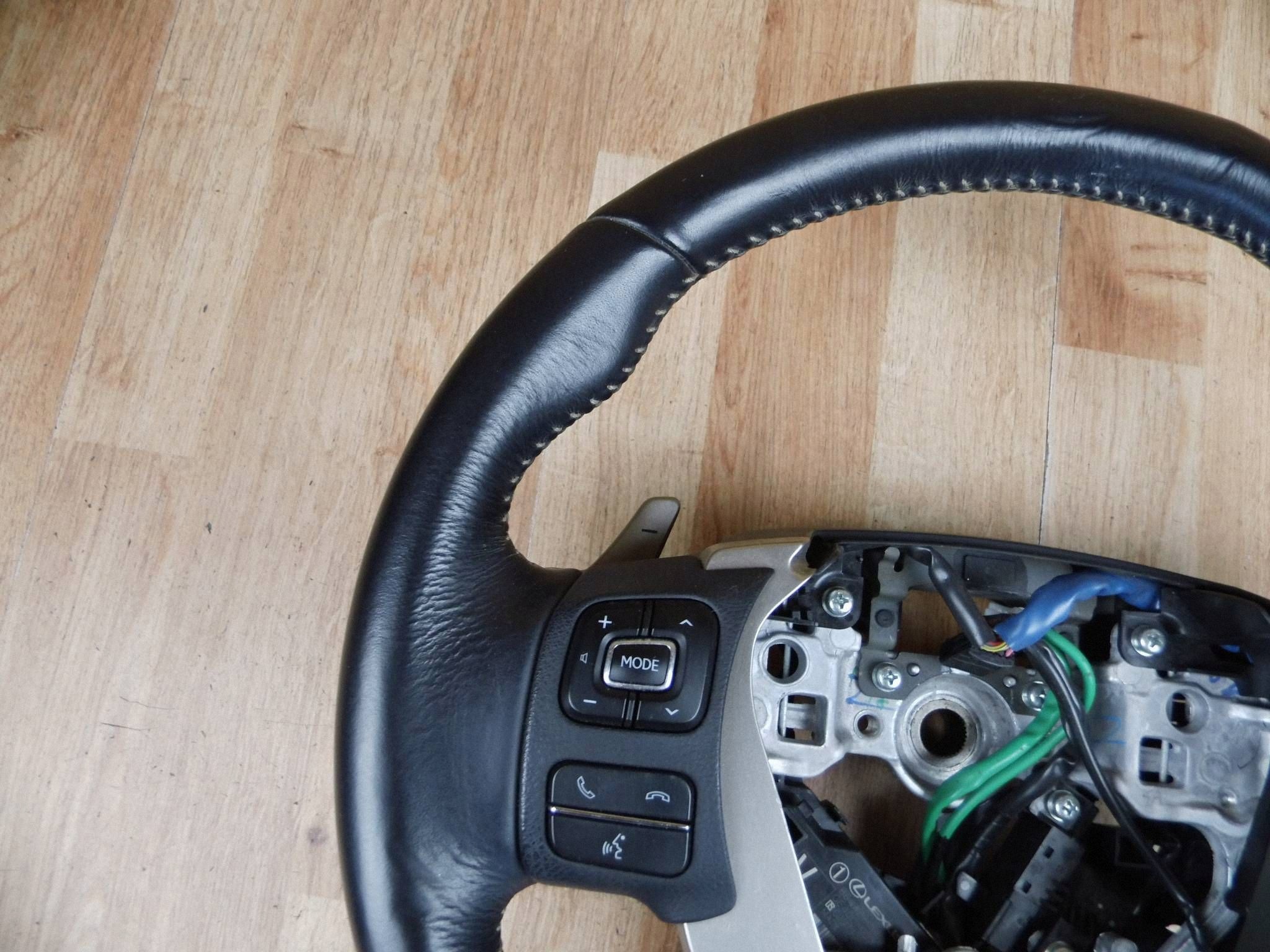 Lexus NX300H steering wheel, with shifting