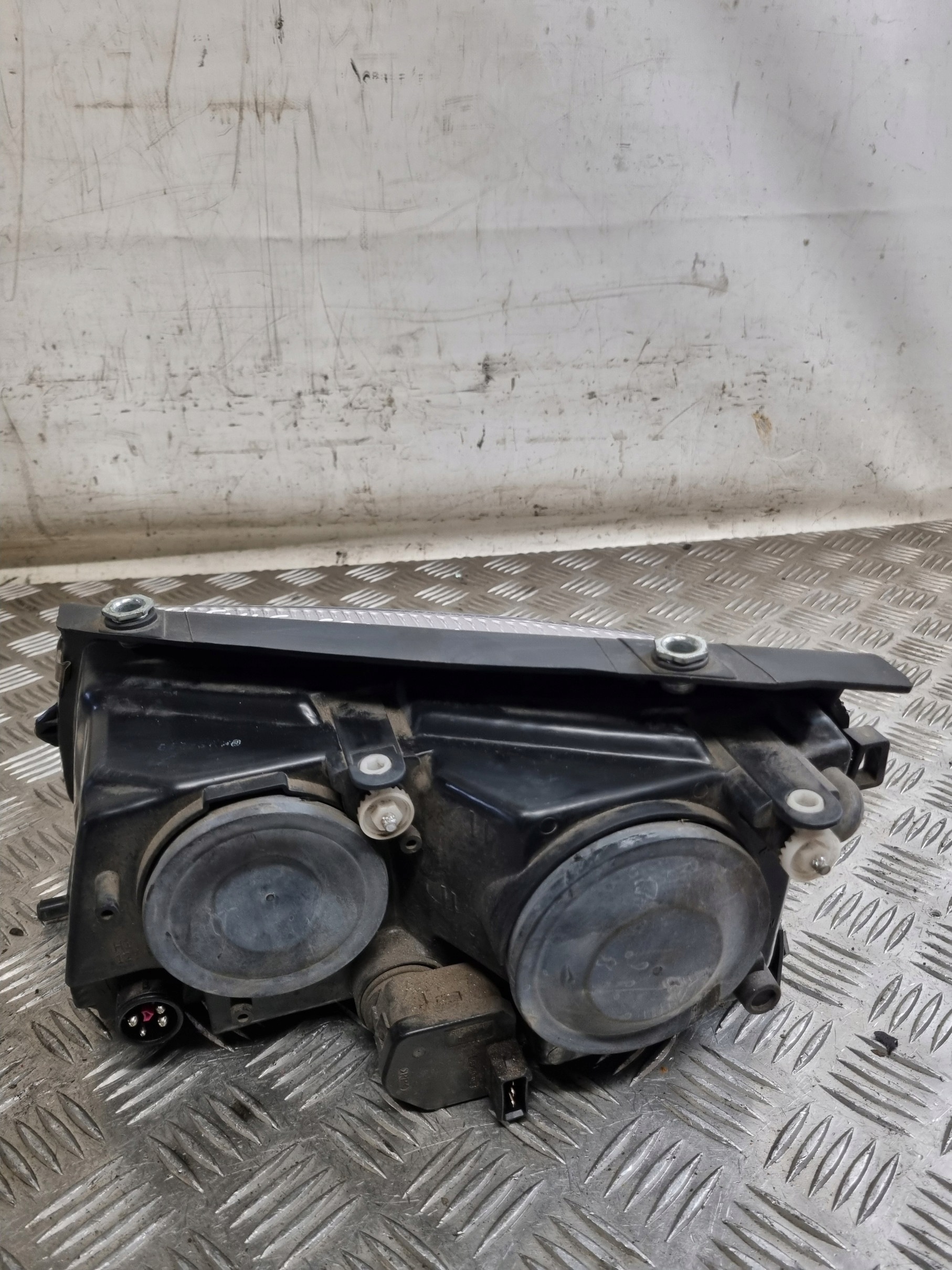 feu VW PASSAT B5 droit avant