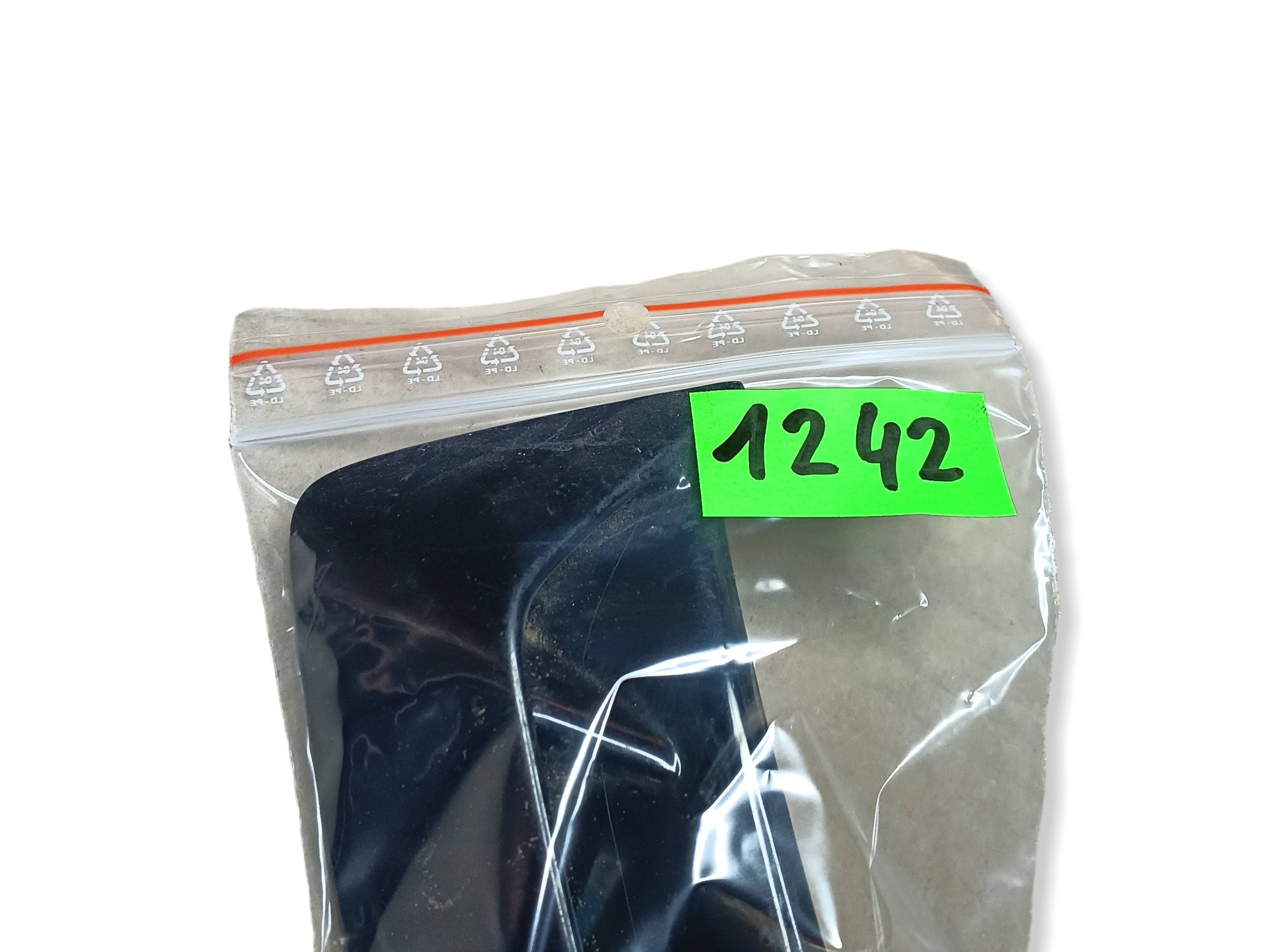mřížka díl karosérie Audi RS4 B9 8W9853467