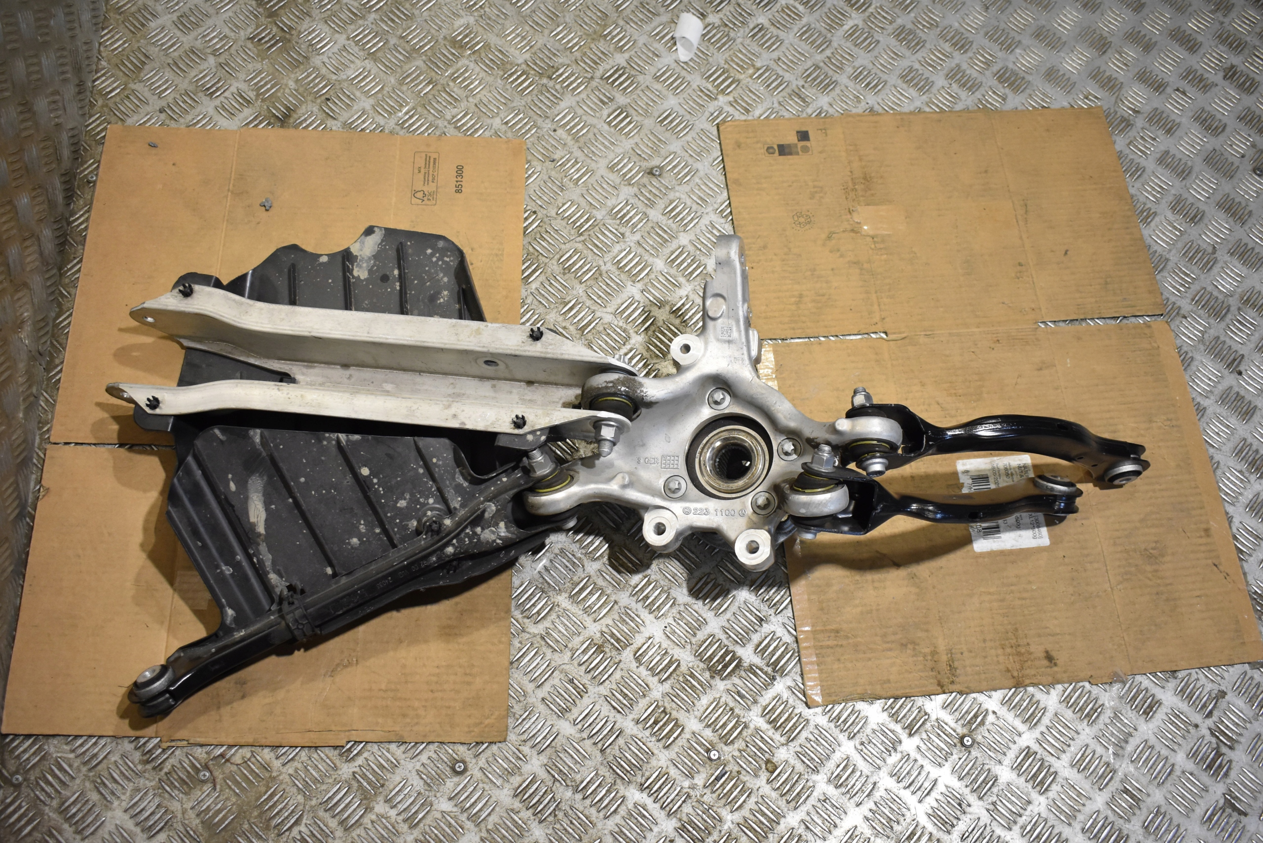 IDEALNE sususpension rear. rear part left MERCEDES W223 1