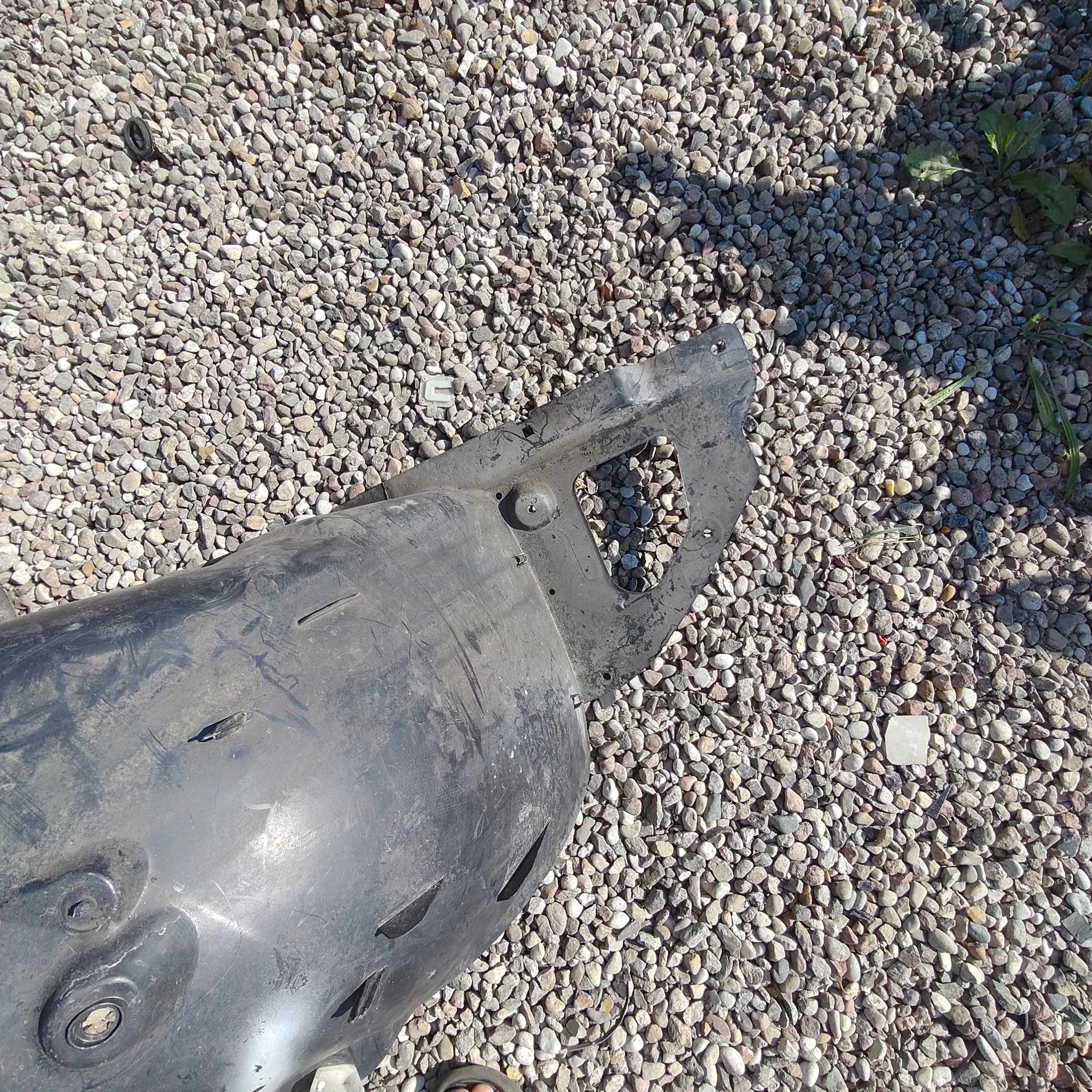 mudguard front front right PEUGEOT 208 and