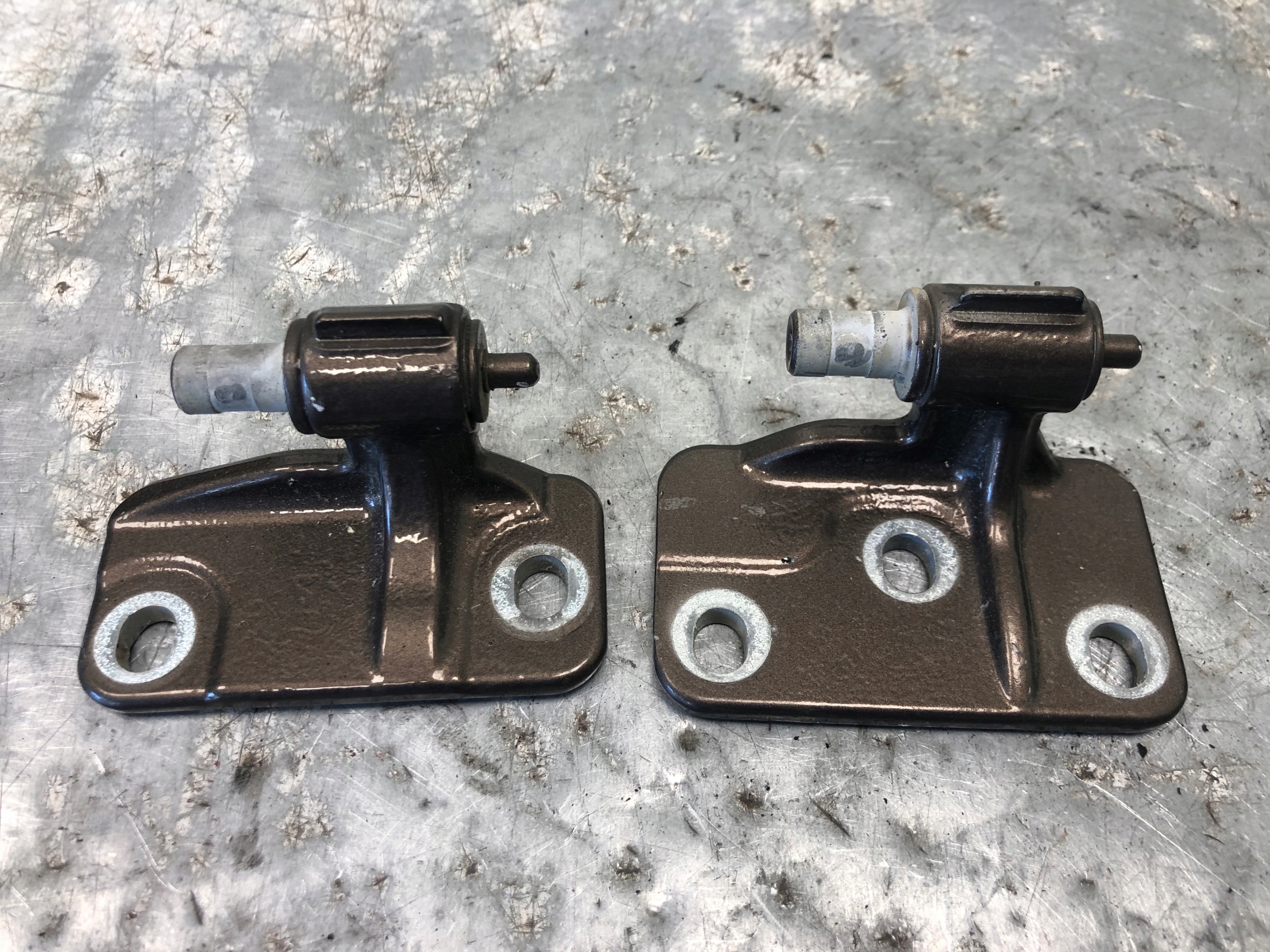 hinges door right front MERCEDES SPRINTER W906