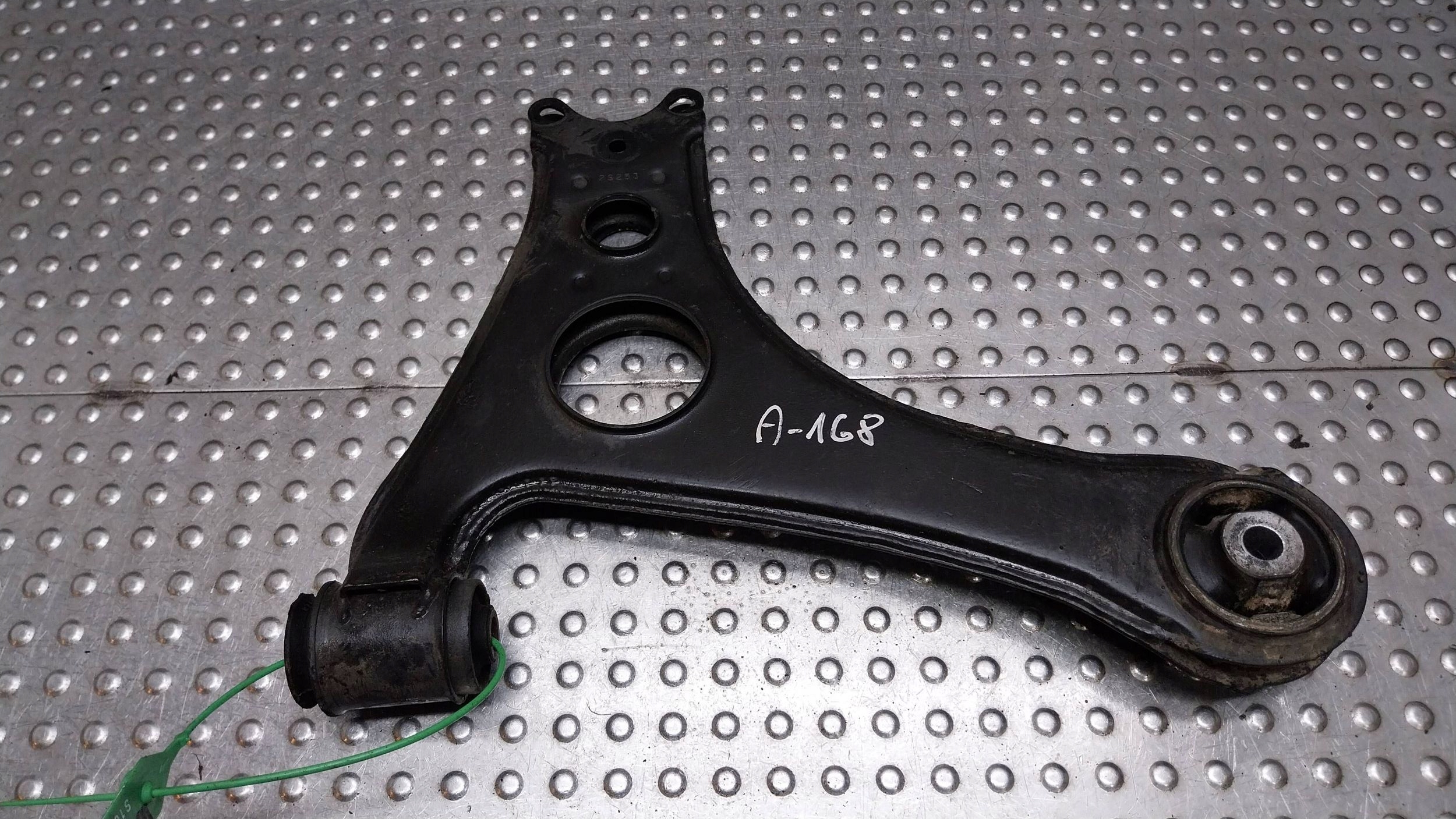 arm right front A1683300907 MERCEDES A KLASA W168