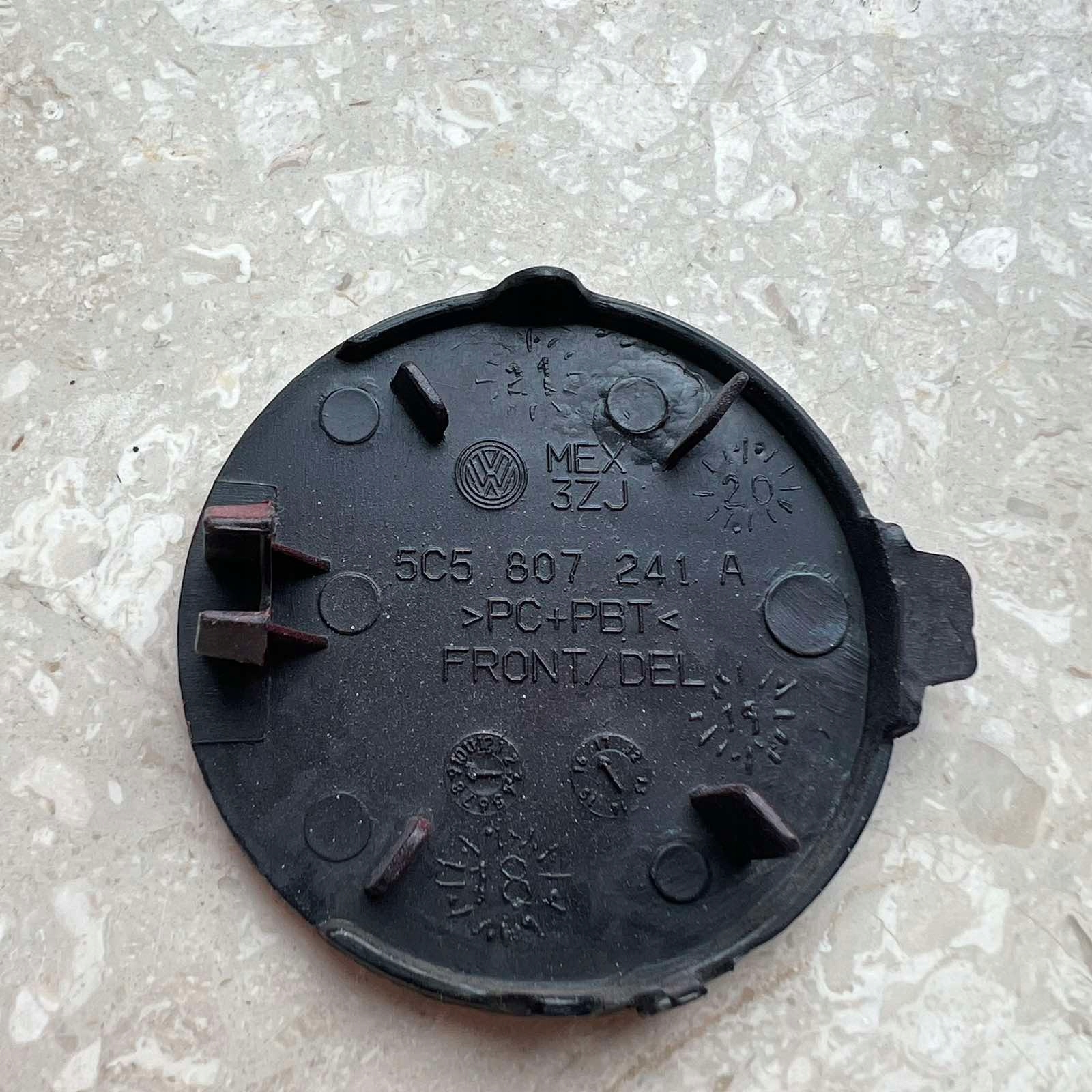 VW BEETLE 12-17 Abschleppöse der Stoßstange vorne 5C5807241A