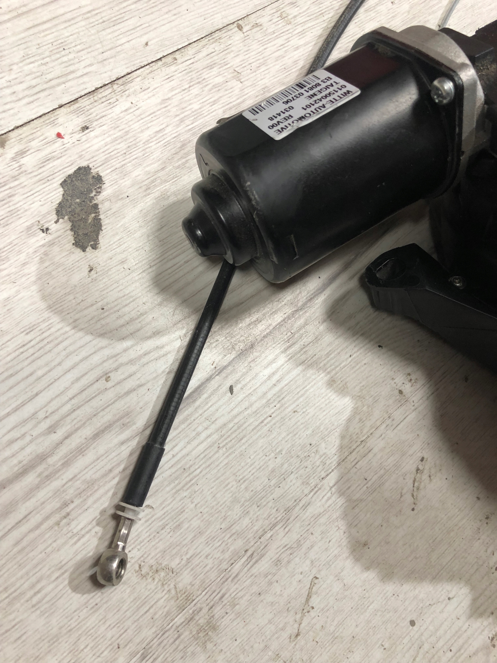 MERCEDES W447 MECHANIZM SILOWNIK DRZWI 4477603300 Part number A4477603300