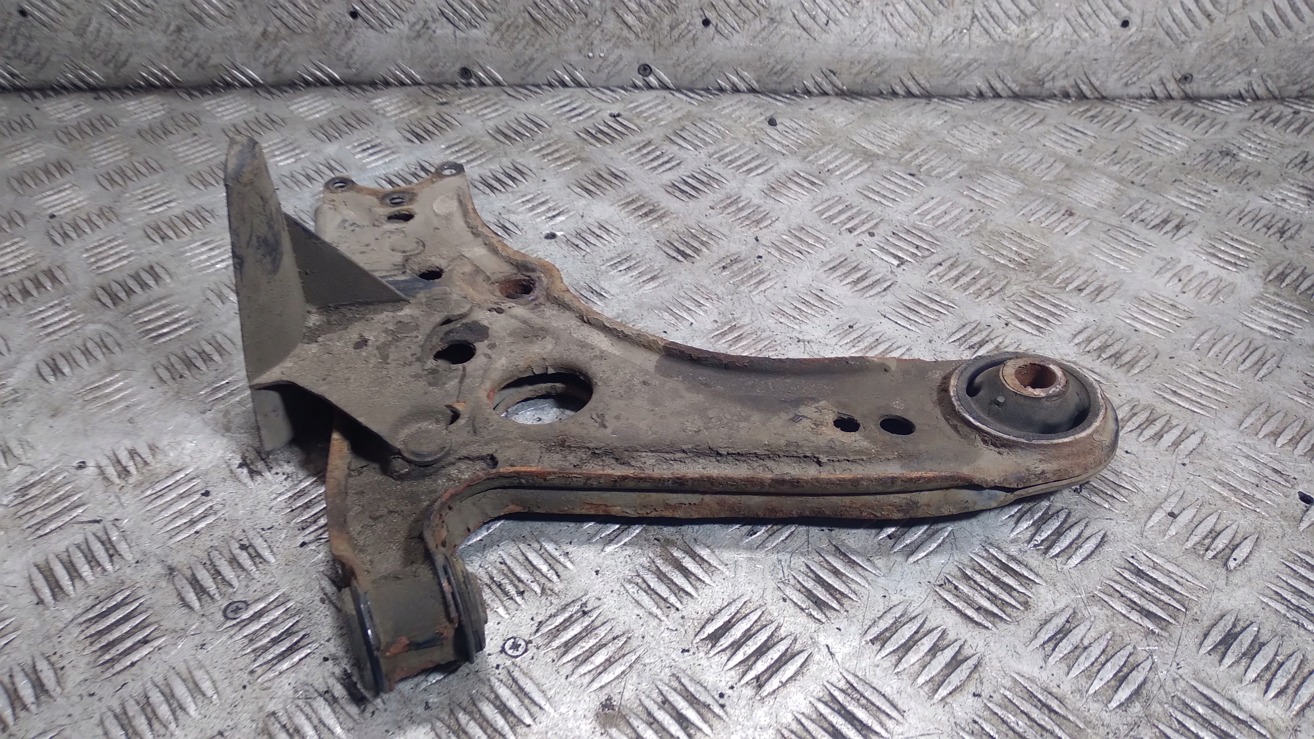 arm right front VOLKSWAGEN POLO 3 6N0615448A