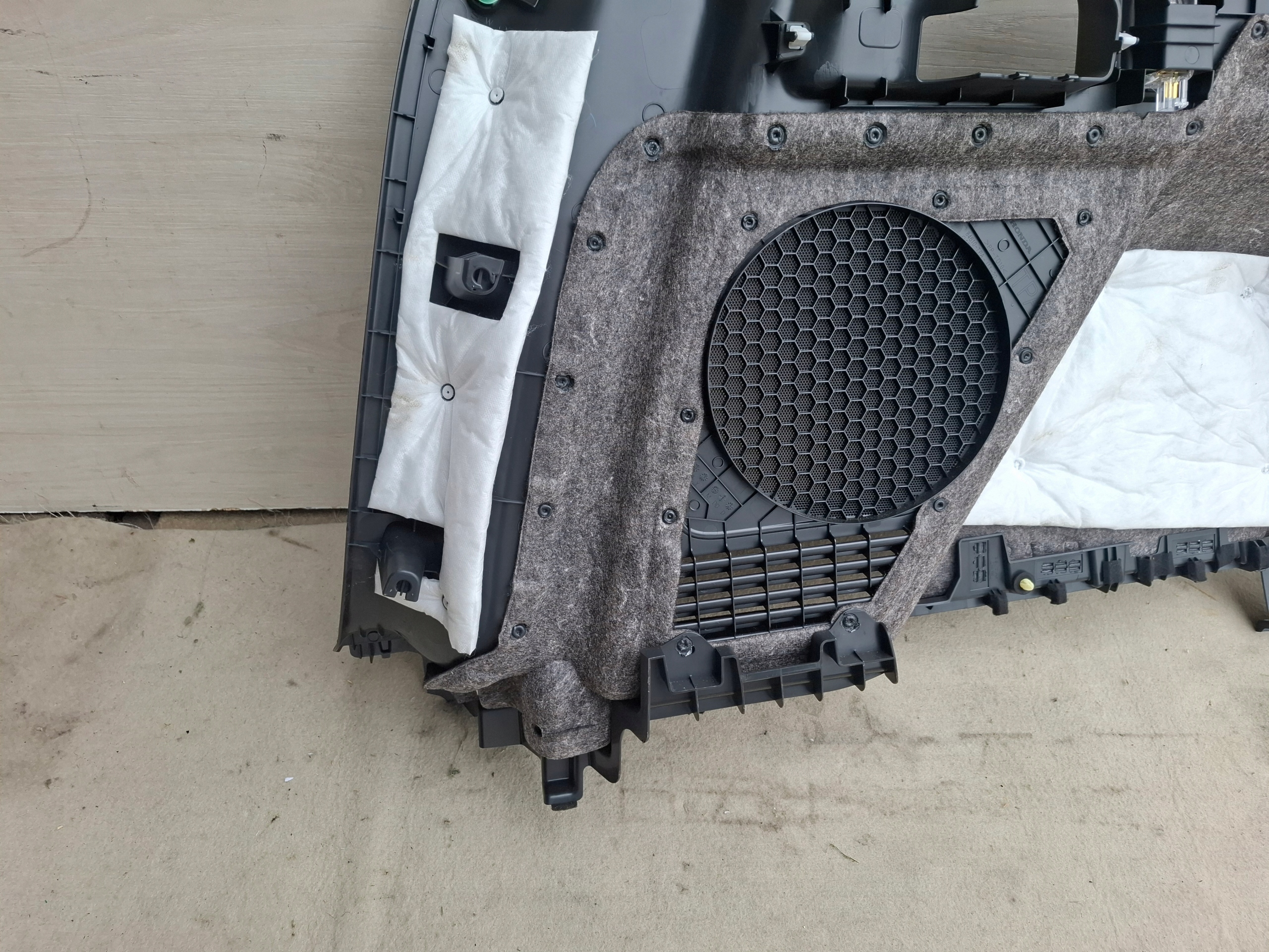 Honda CR-V V 2022r boot upholstery right 84610TPAJ0120