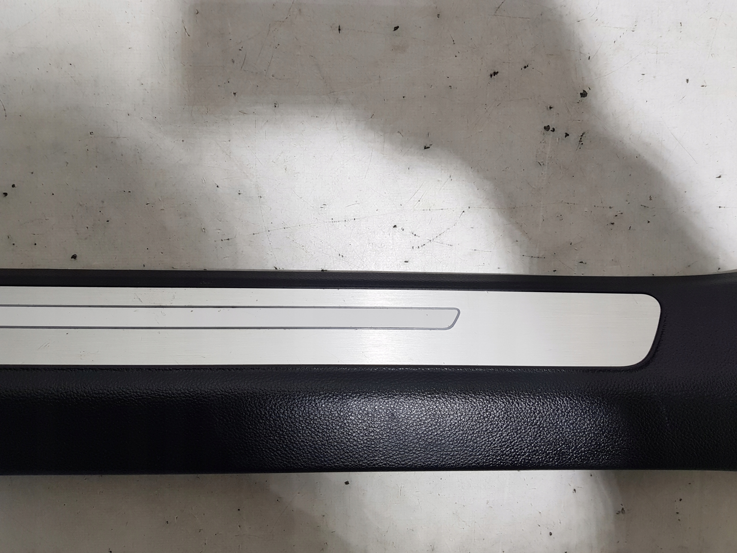 moulding cover cap of the threshold AUDI A8 D4 left front left front