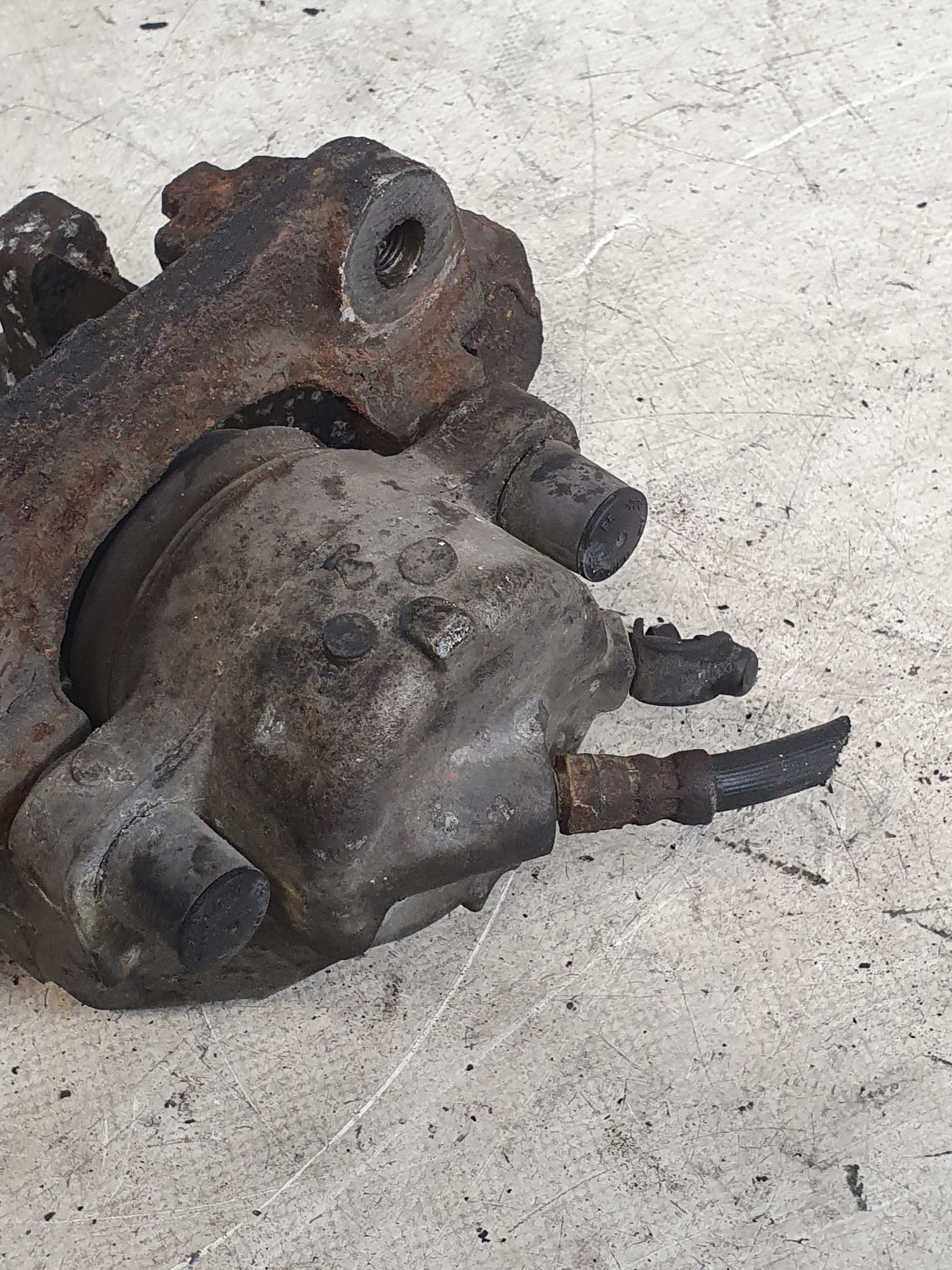 caliper brake left front 57/24/300 BMW E91 320d 2.0D 06r.
