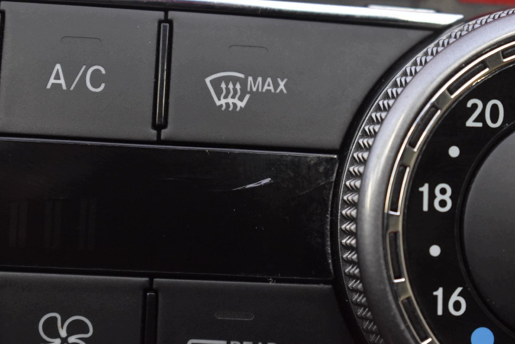 control panel air conditioning devices KLIMY A2048308285 MERCEDES C-KLASA W204 07-11