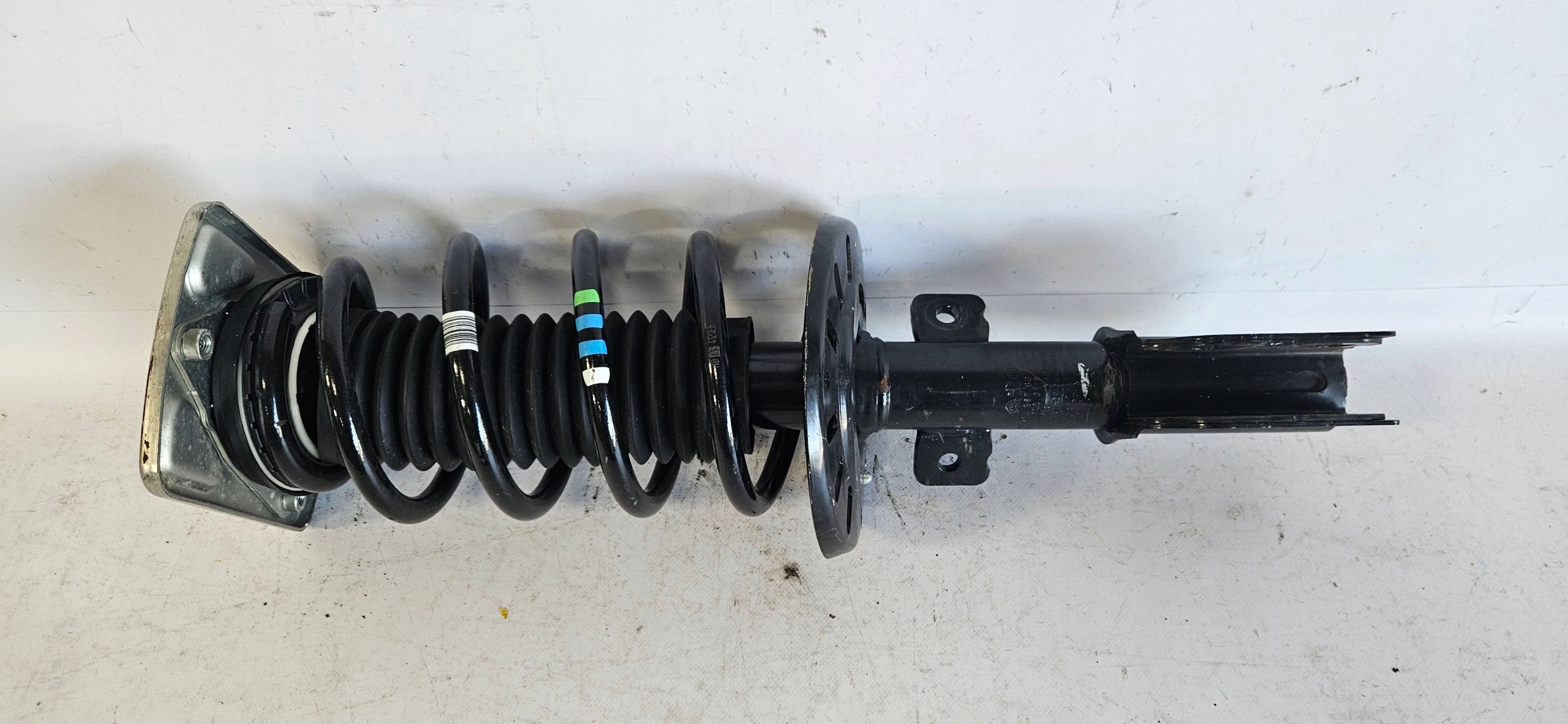 shock absorber left front OPEL VIVARO C 9821596780