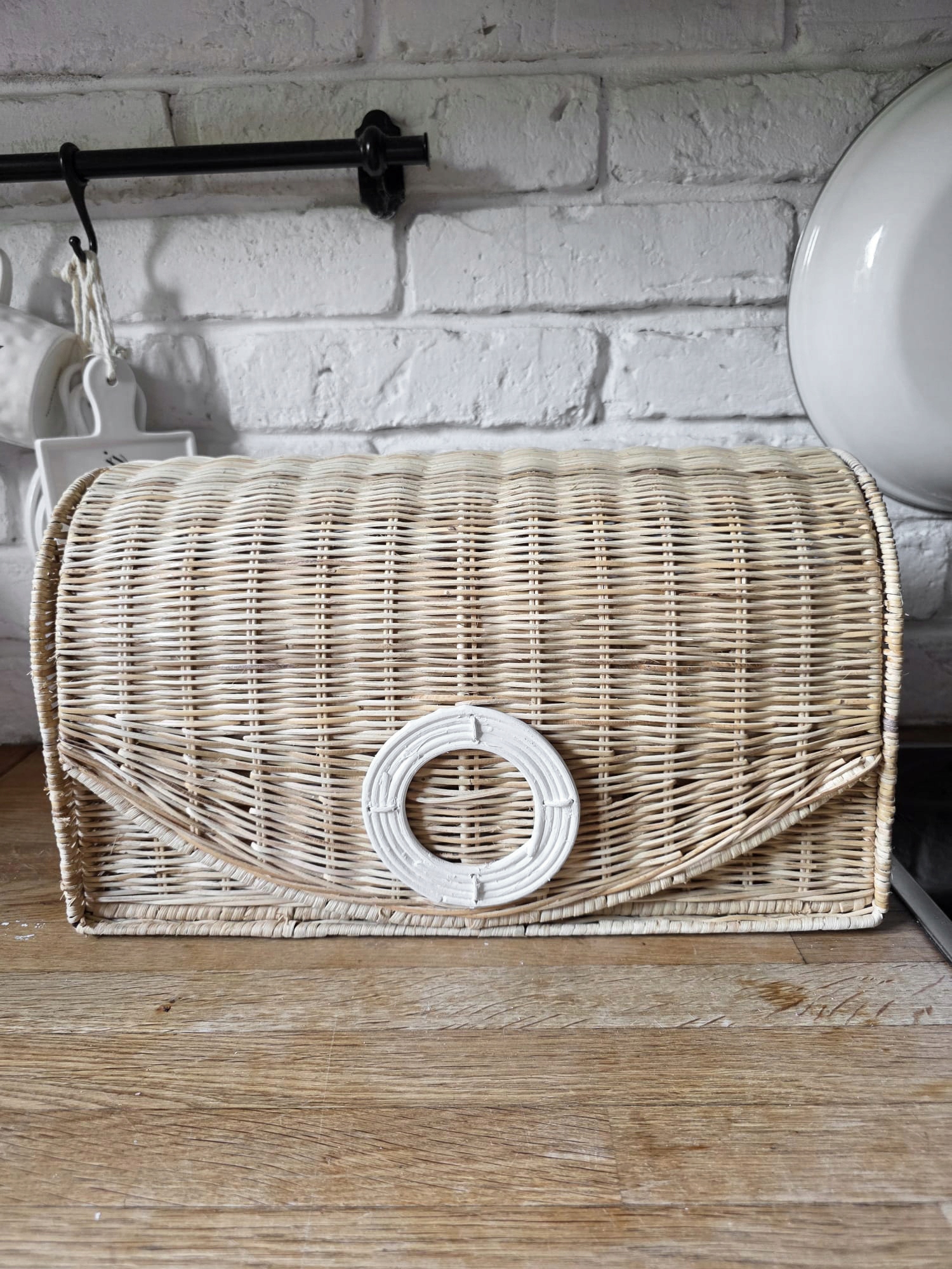 Ratanový chlebník Hampton Bread Box Ring SweetLittleHome