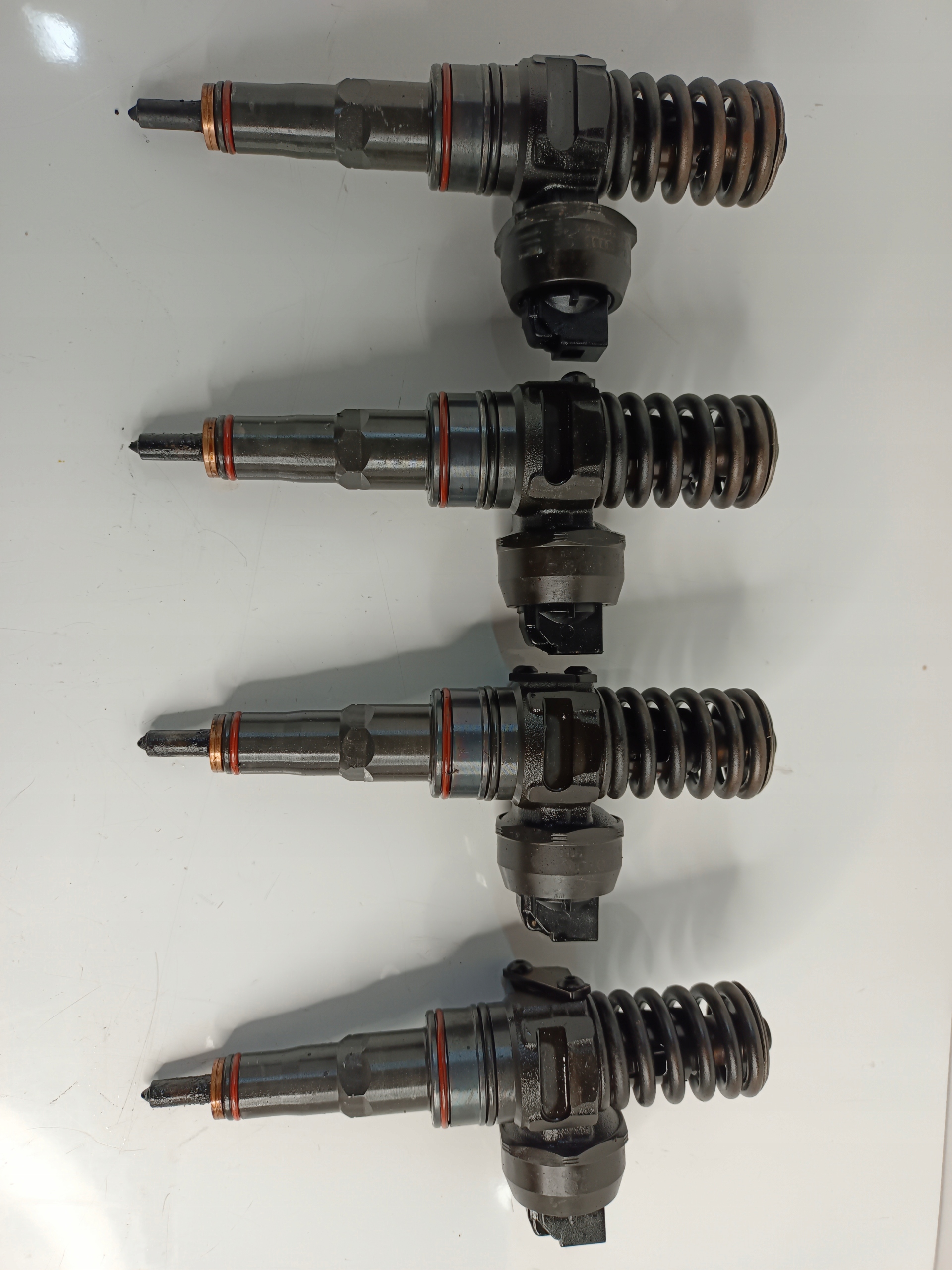 НАСОС-ФОРСУНКА 038130073AQ GOLF IV 1.9 TDI