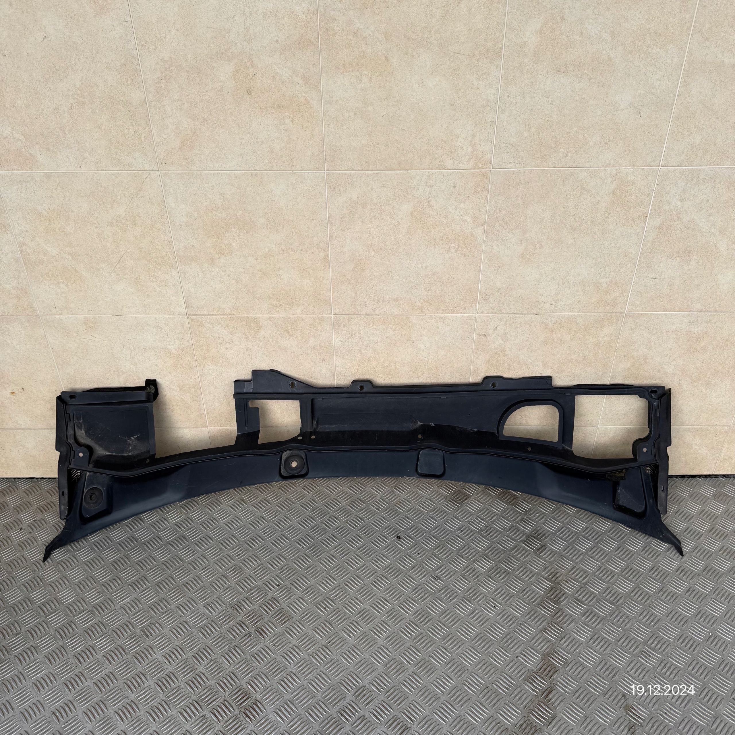 Grille égouttage Complets JAGUAR E-PACE J9C3-4105-AE