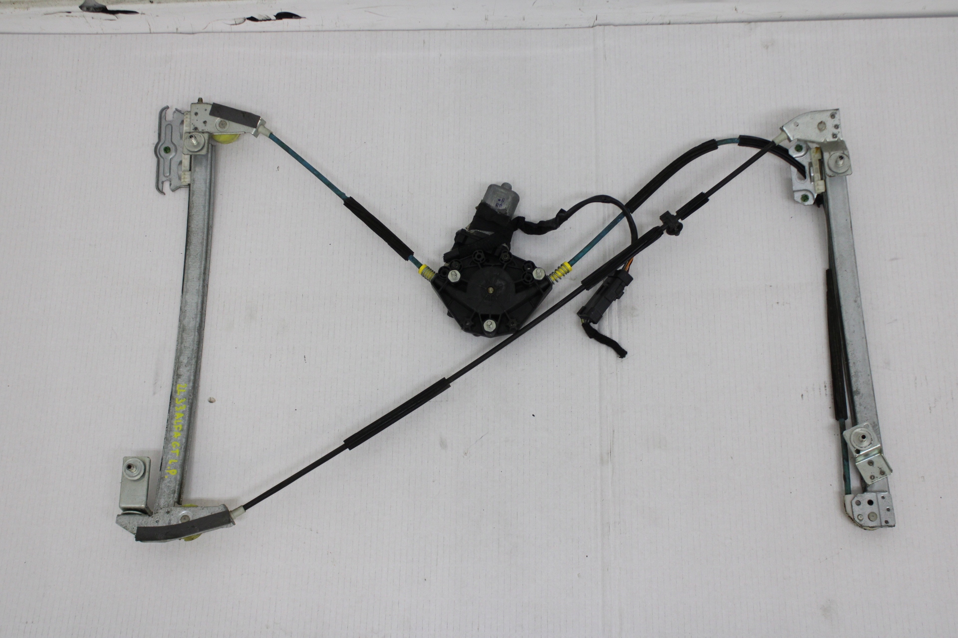 ALFA ROMEO GT 2003R- PODNOŚNIK SZYBY LEWY PRZÓD