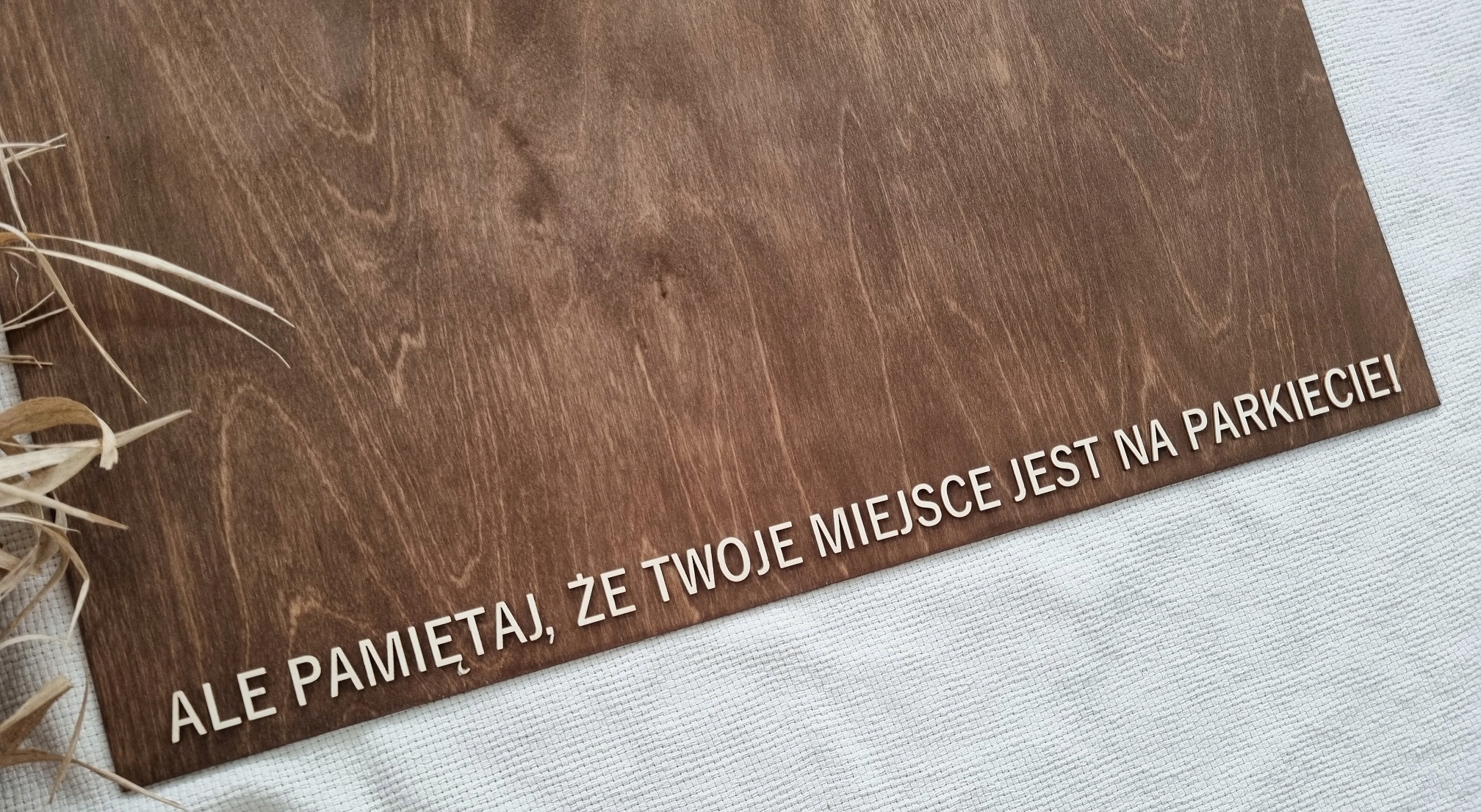 TABLICA POWITALNA PLAN STOŁÓW 2w1 90 cm Rodzaj drewno