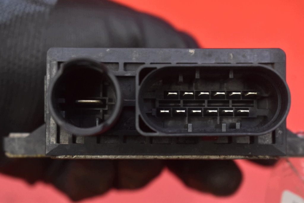 relay svíčky žhavicích 7788327 BMW E65 E66 3.0 D 218 KM 01-05