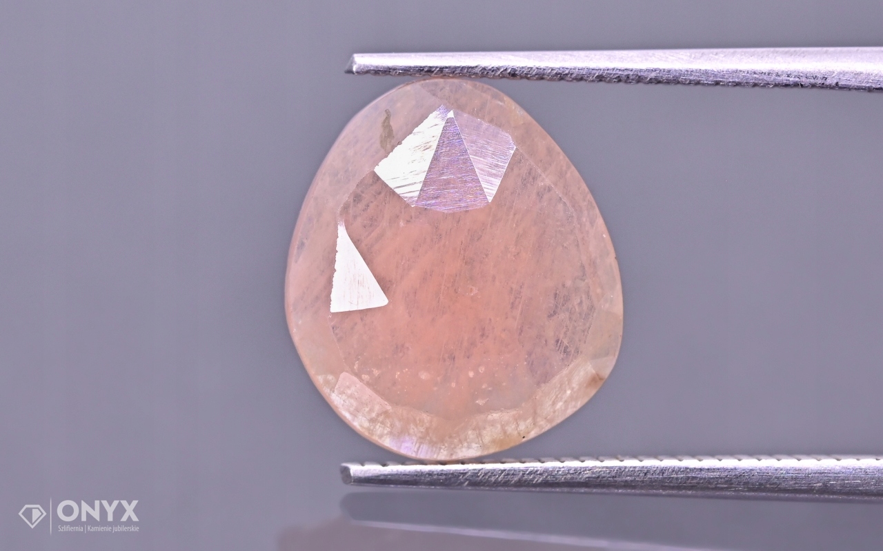 Turmalín nepravidelná fazetovaná rozeta 11,5x10 mm