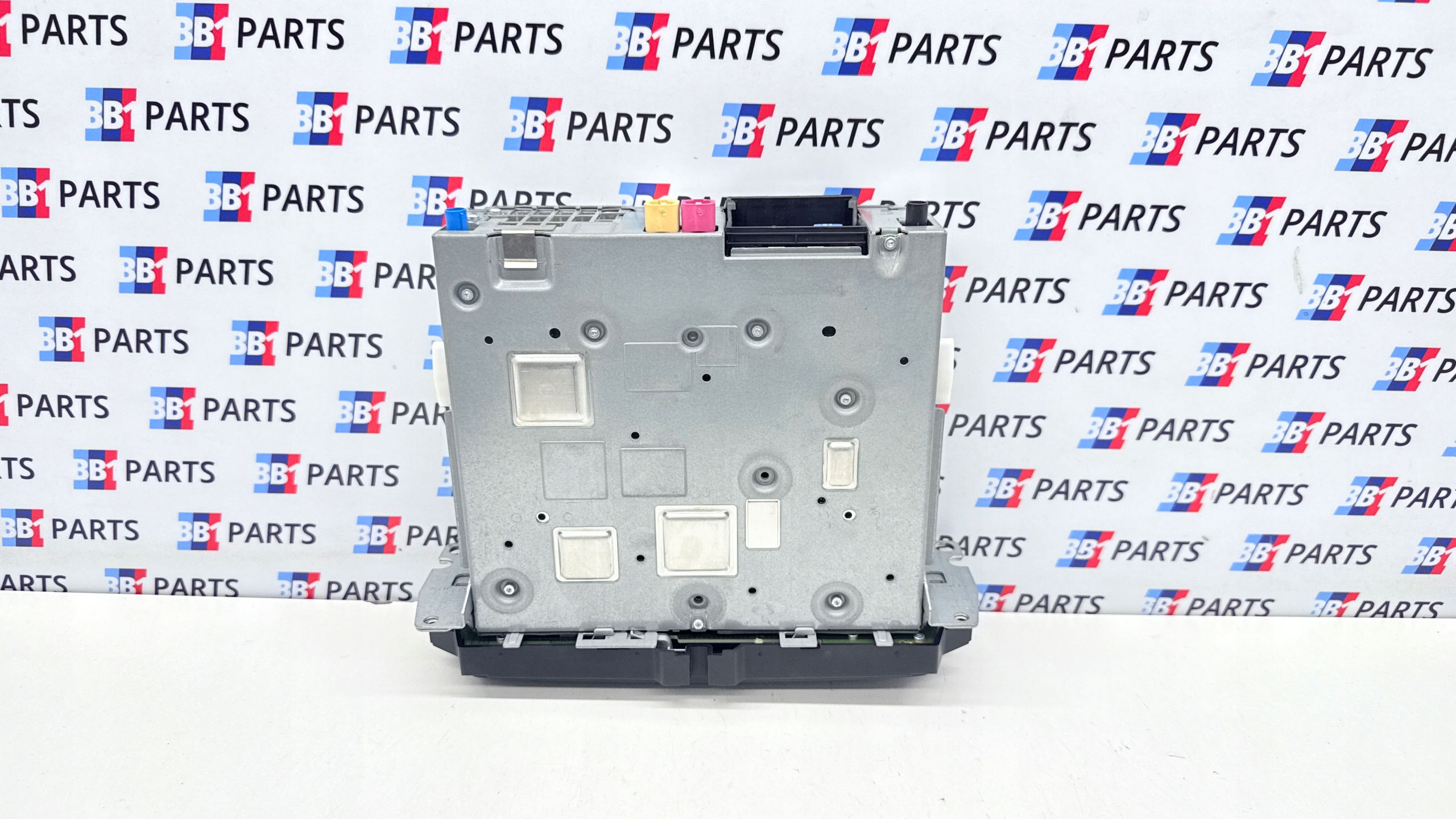 BMW E87 E90 E91 E92 E93 RADIO čitač navigacije CIC MID 9239323