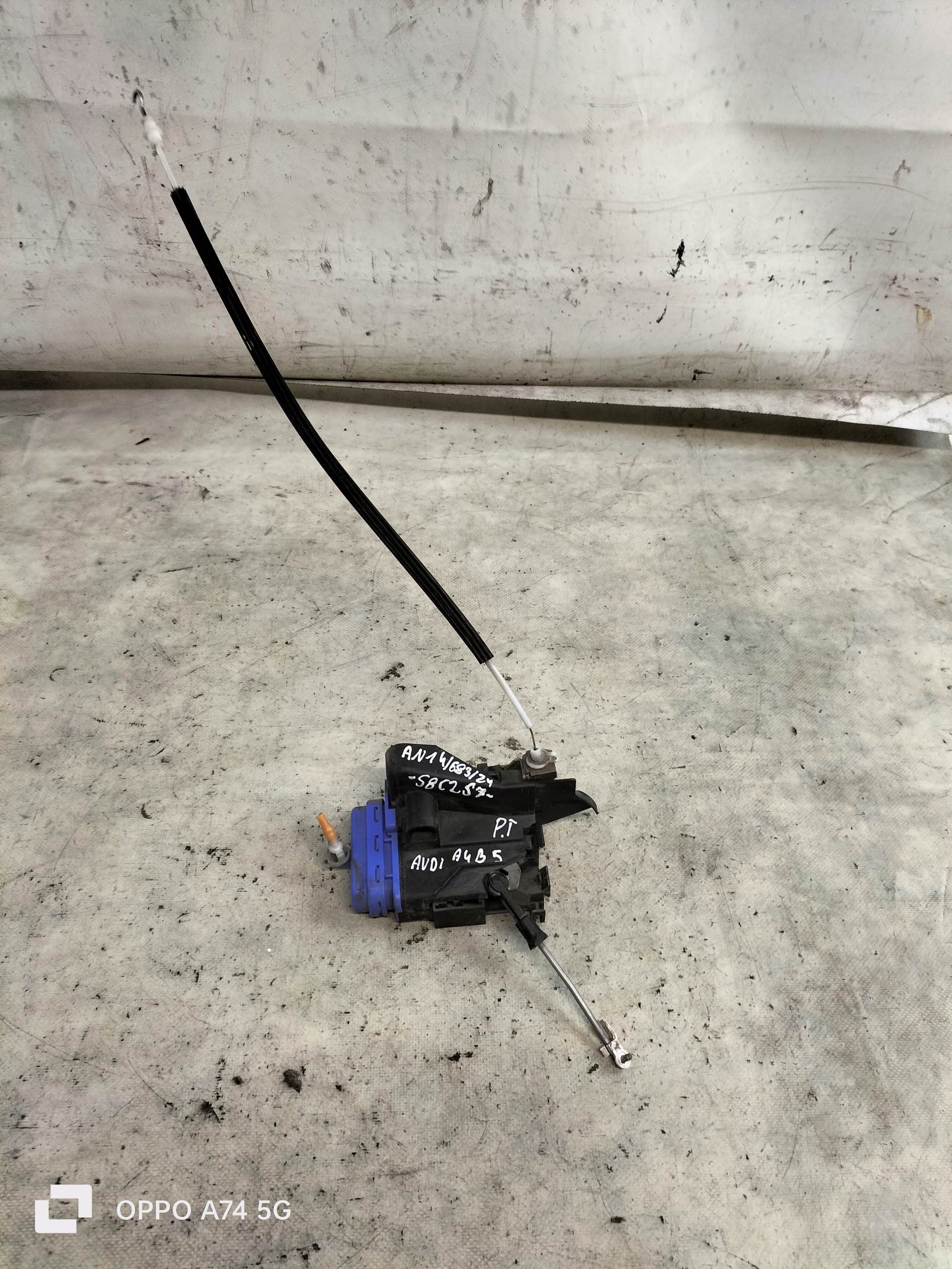 AUDI A3 8L A4 B5 lock door right rear part 8D0839016A