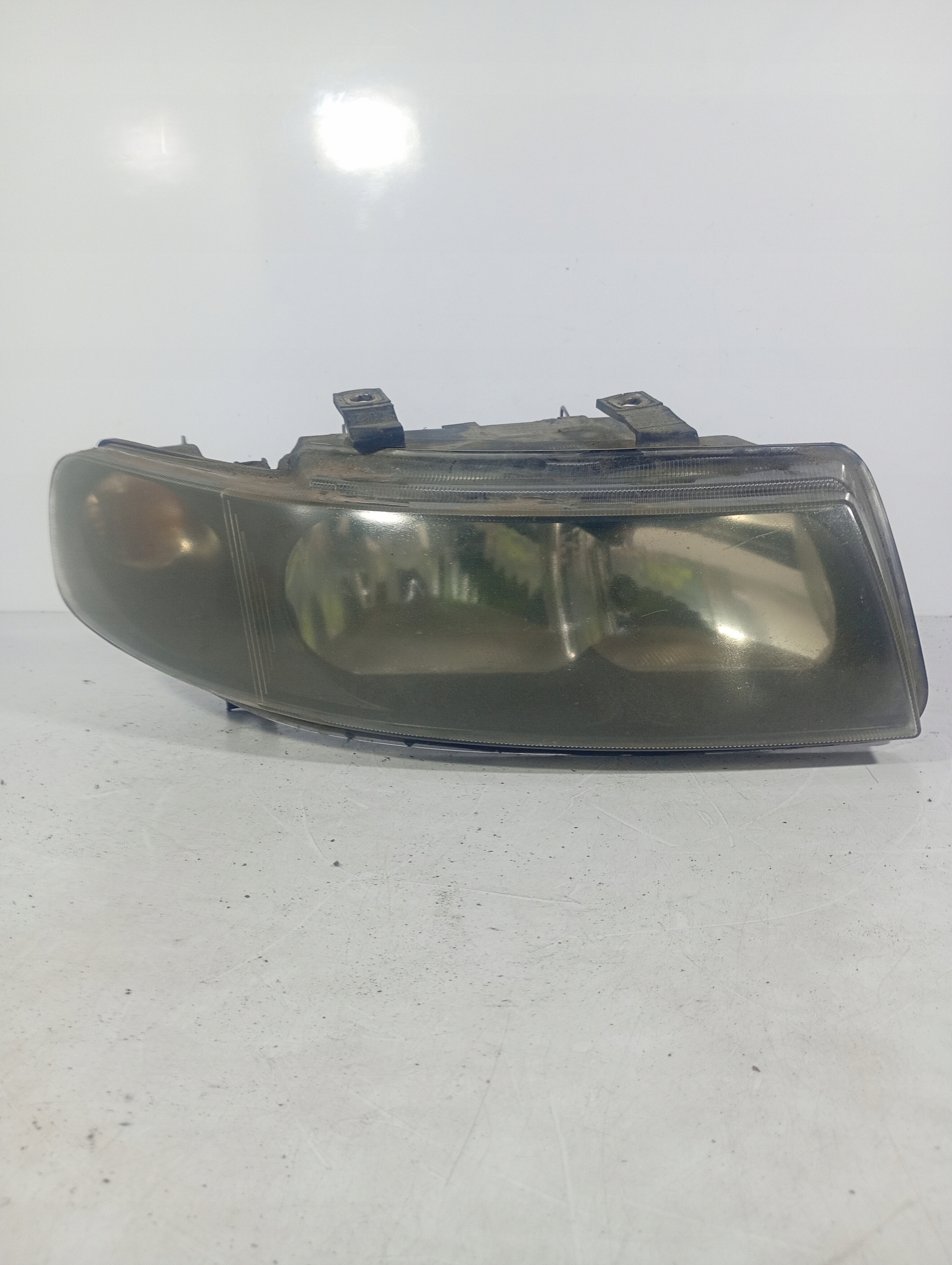 SEAT Toledo 2 II 98-05 REFLEKTOR right front front OE 67742701