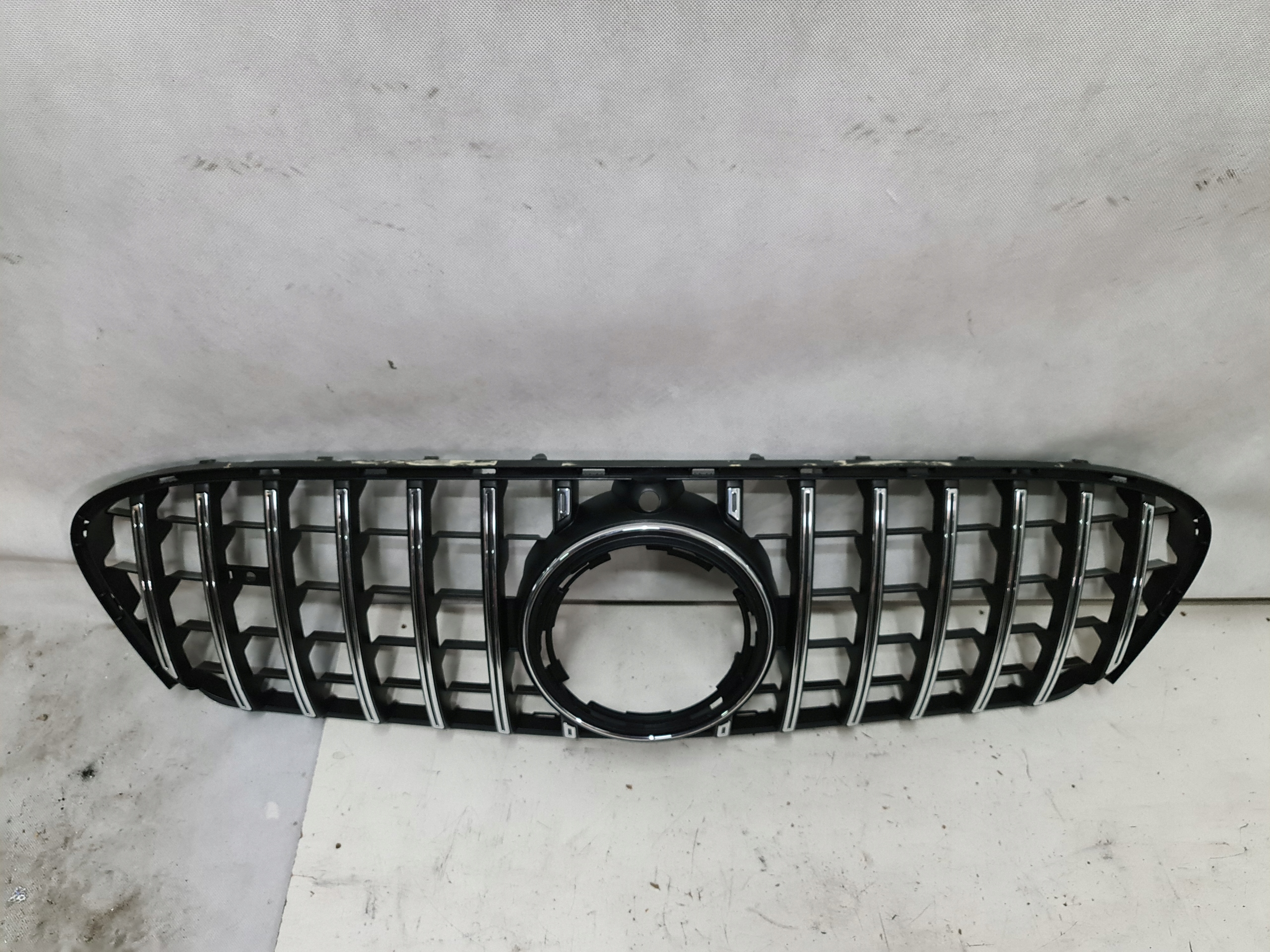 GRILL ATRAPA MERCEDES GLW 167 PANAMERICANA AMG 63