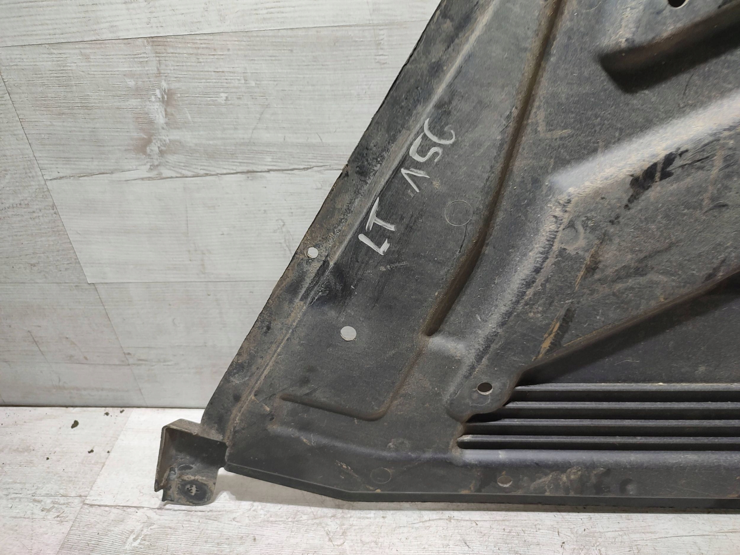 Mercedes-Benz GLA W156 2015 rear part side left cover rear chassis