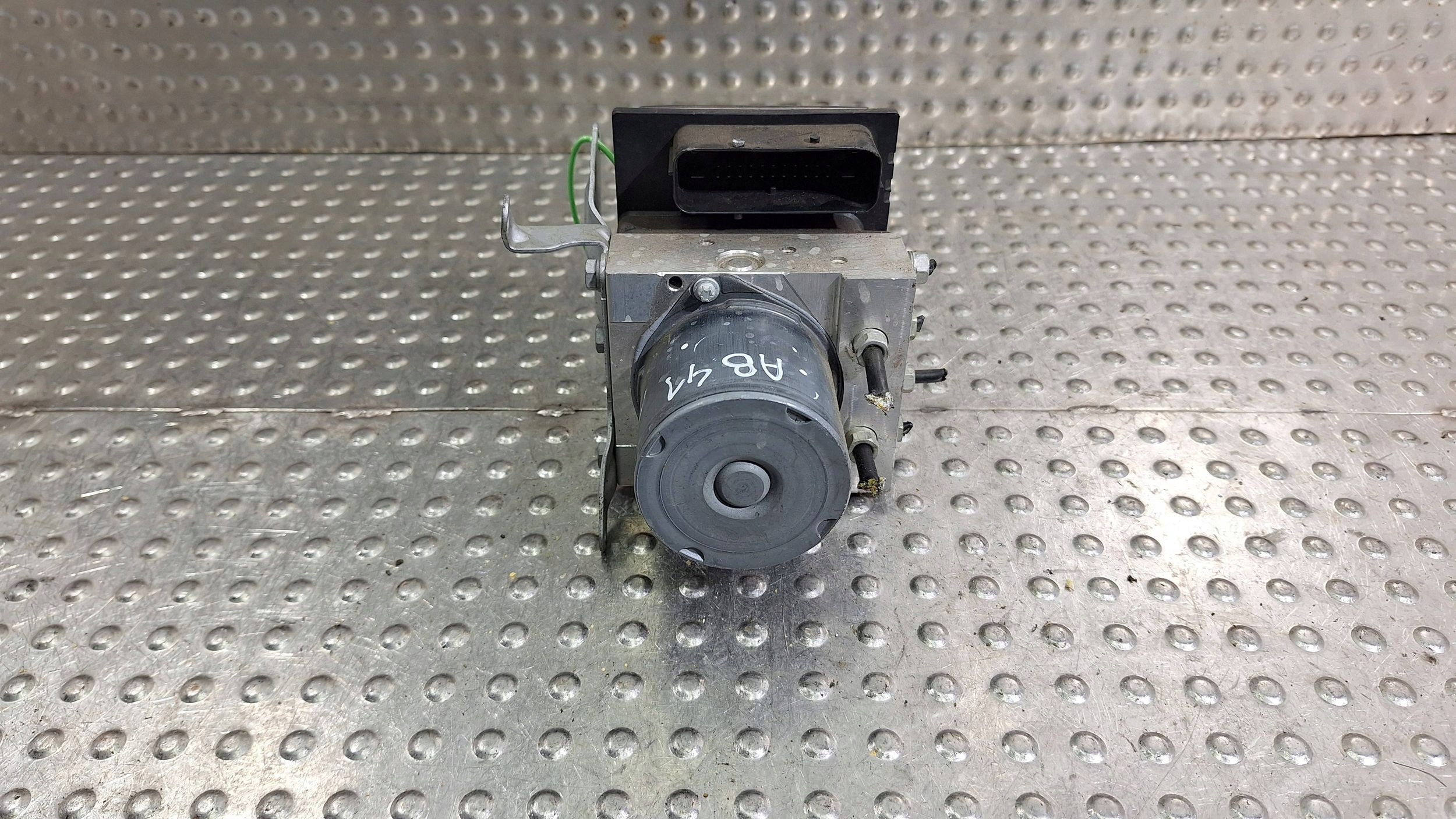 pump control unit ABS 6798990 6798989 0265951101 BMW X1 E84 2.0 D