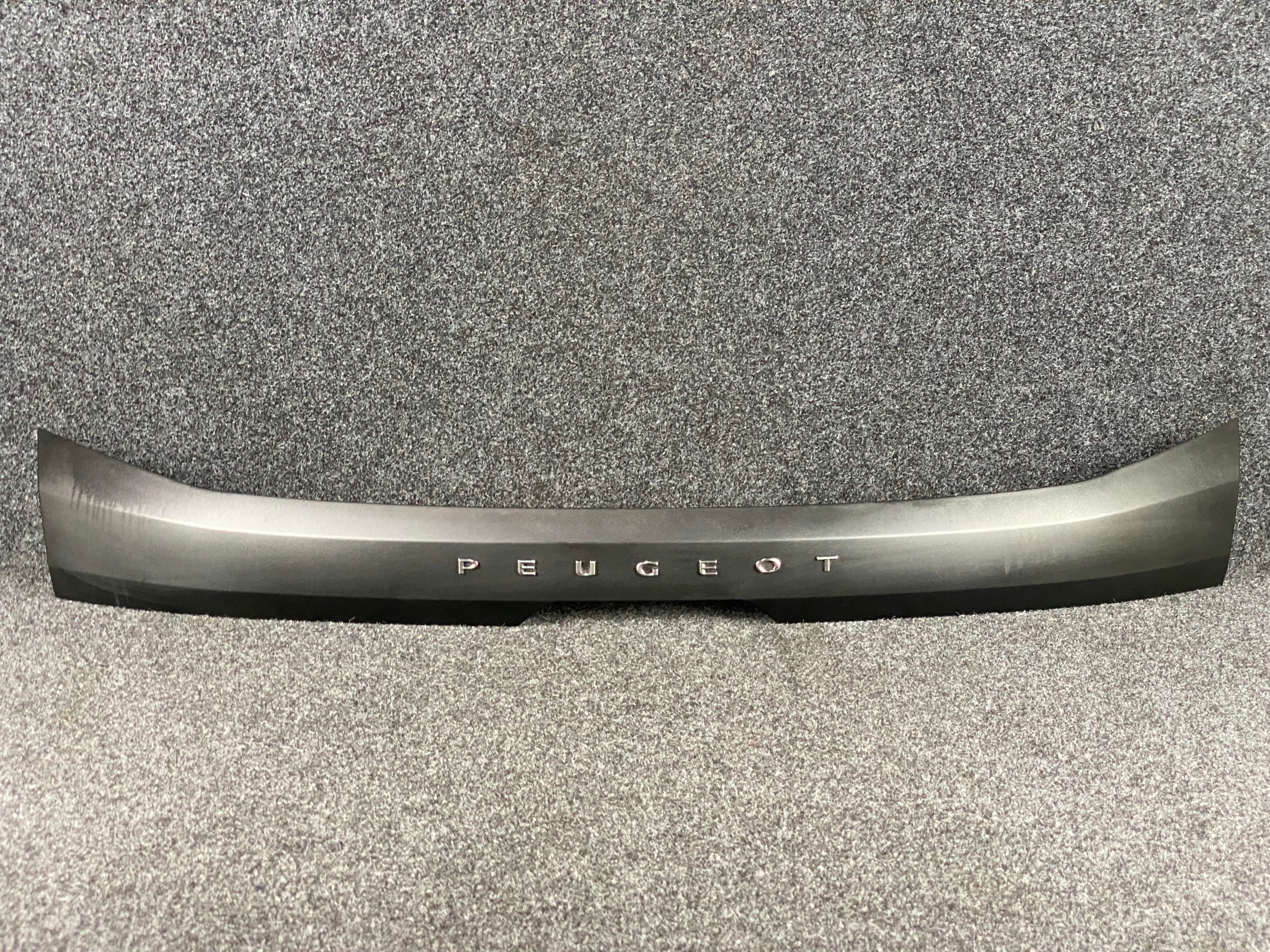 PEUGEOT 208 II НАКЛАДКА БАГАЖНИКА 9823234380