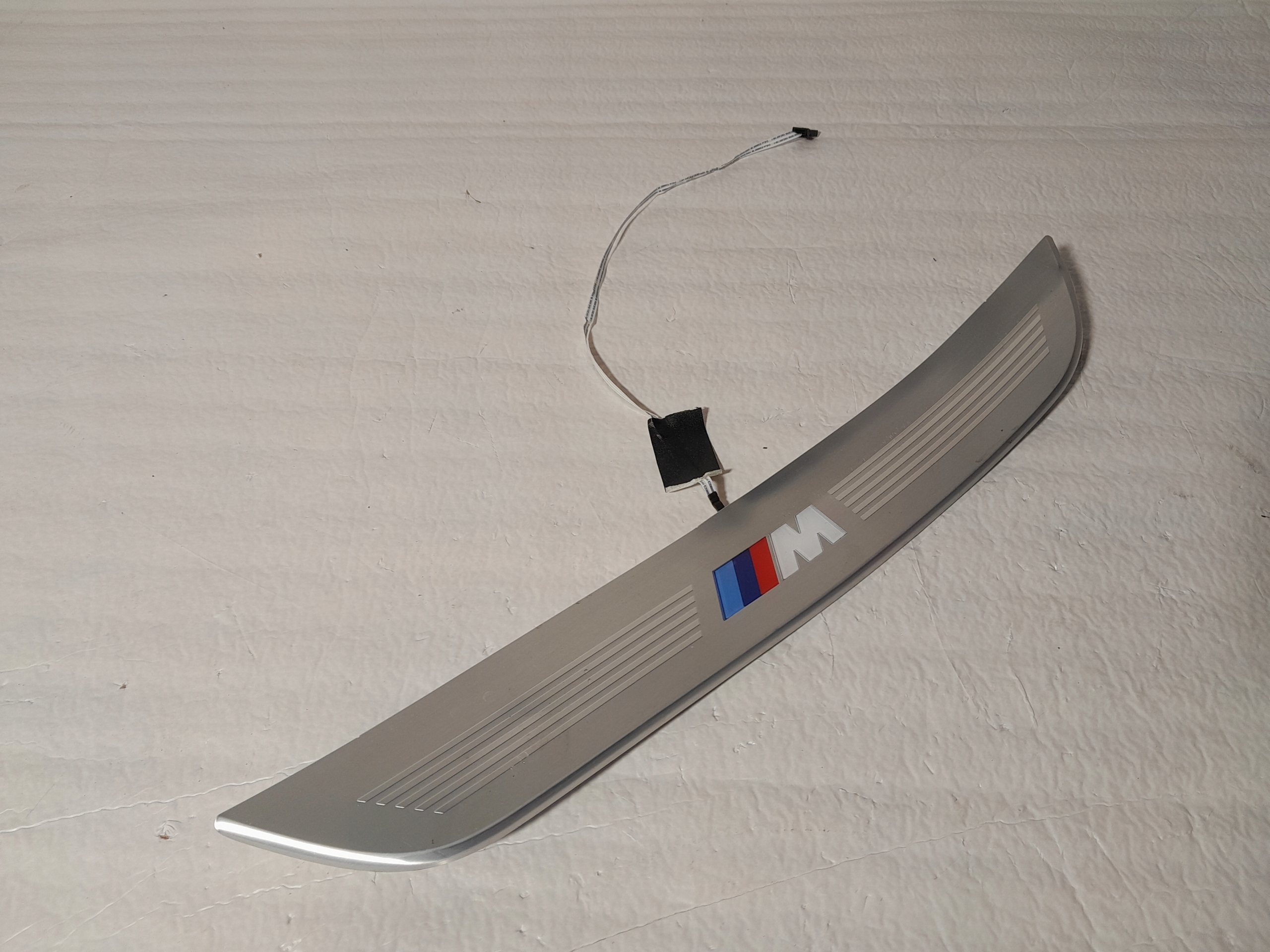 BMW 7 G11 LCI moulding threshold LED m-packet 8061043