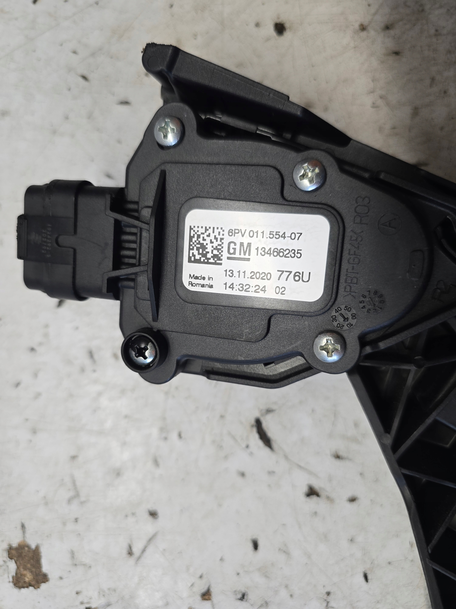 OPEL ASTRA K LIFT accelerator pedal potentiometer 13466235