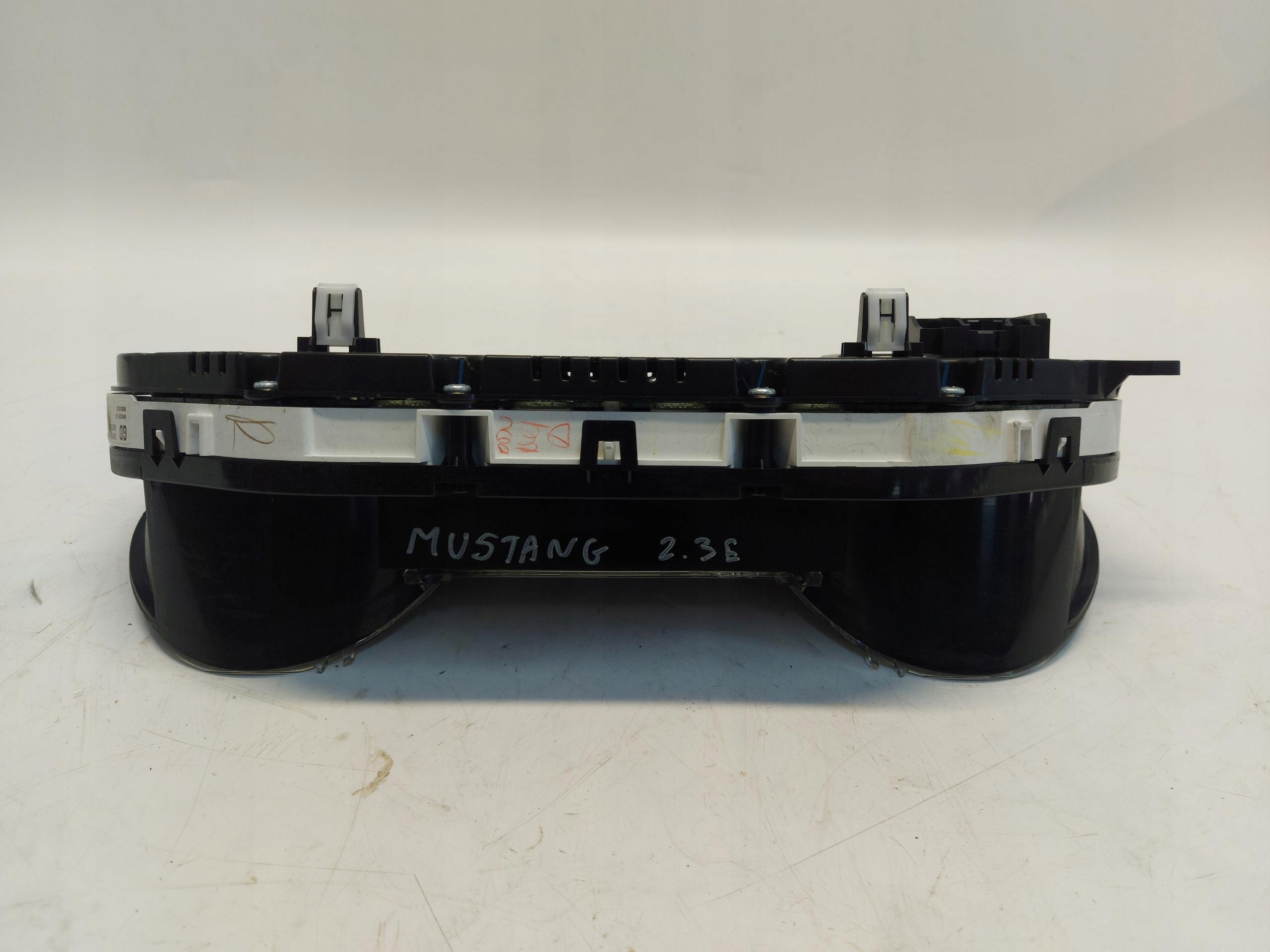 FORD Mustang IV 2.3TB dials display UK GR3T-10849-GD