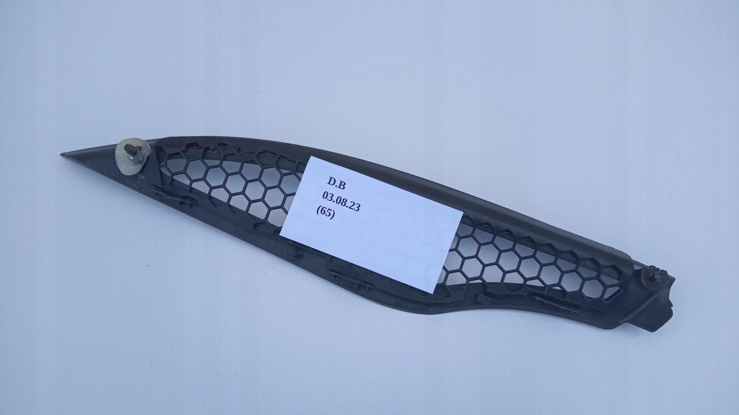 KRATKA GRILL OSŁONA LISTWA LEWA TYŁ MCLAREN 720S Producent części McLaren